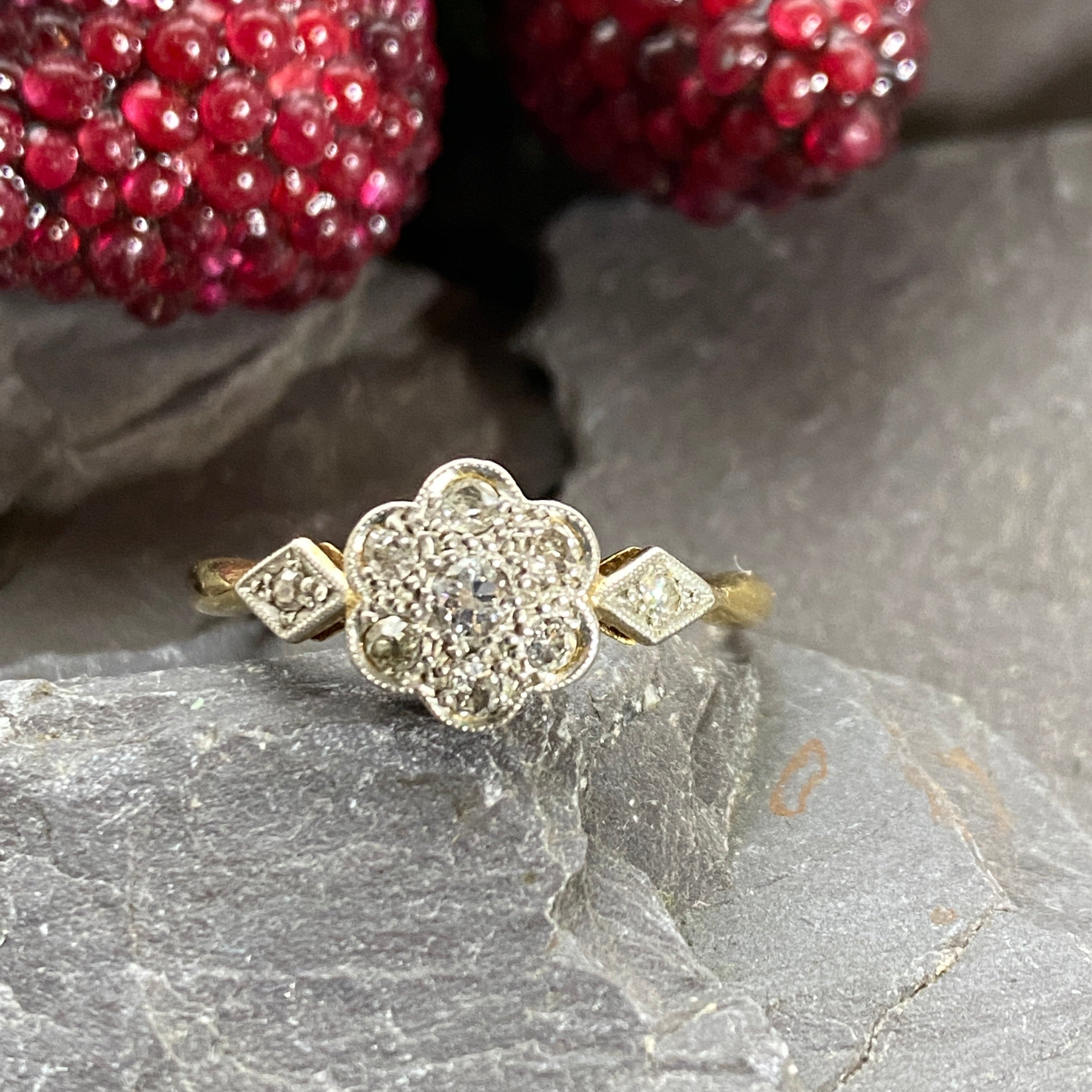 Early 20th Century 18ct Gold Diamond 'Daisy' Ring.