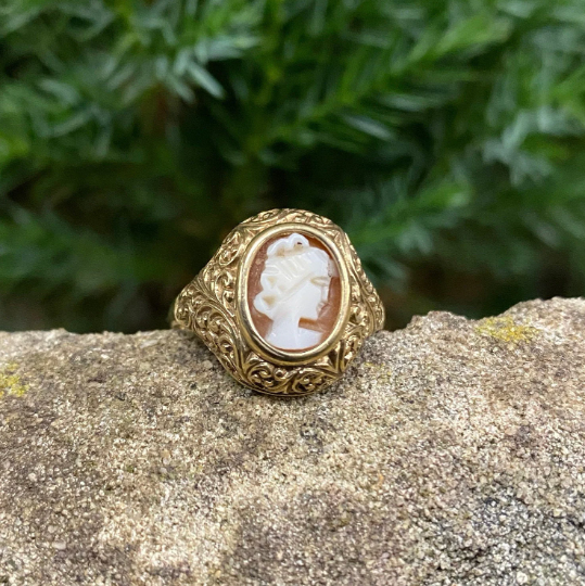 Vintage 9ct Gold Ornate Cameo Ring Size O 1/2 or 7 1/2 US Hallmarked