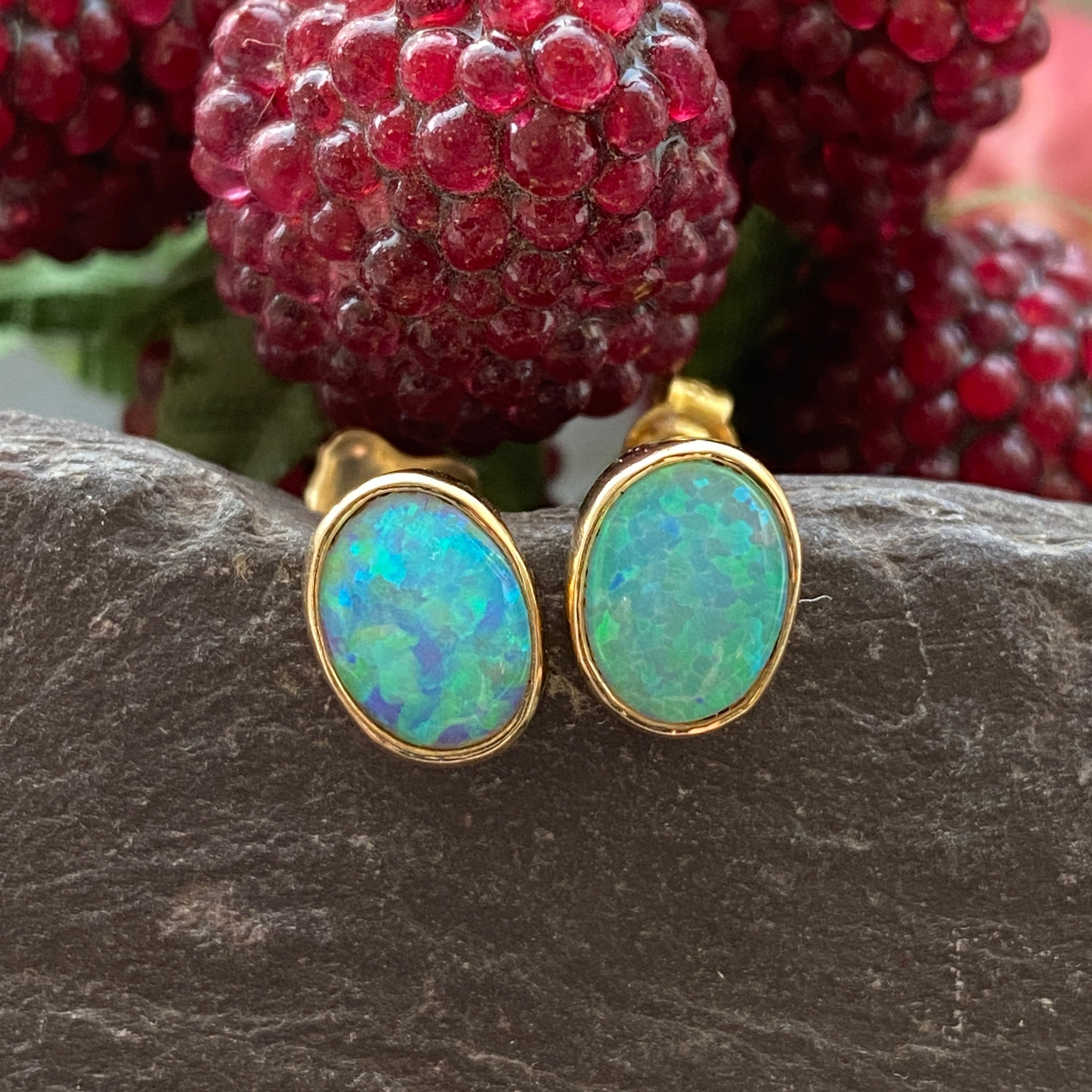 9ct Gold Opal Stud Earrings.