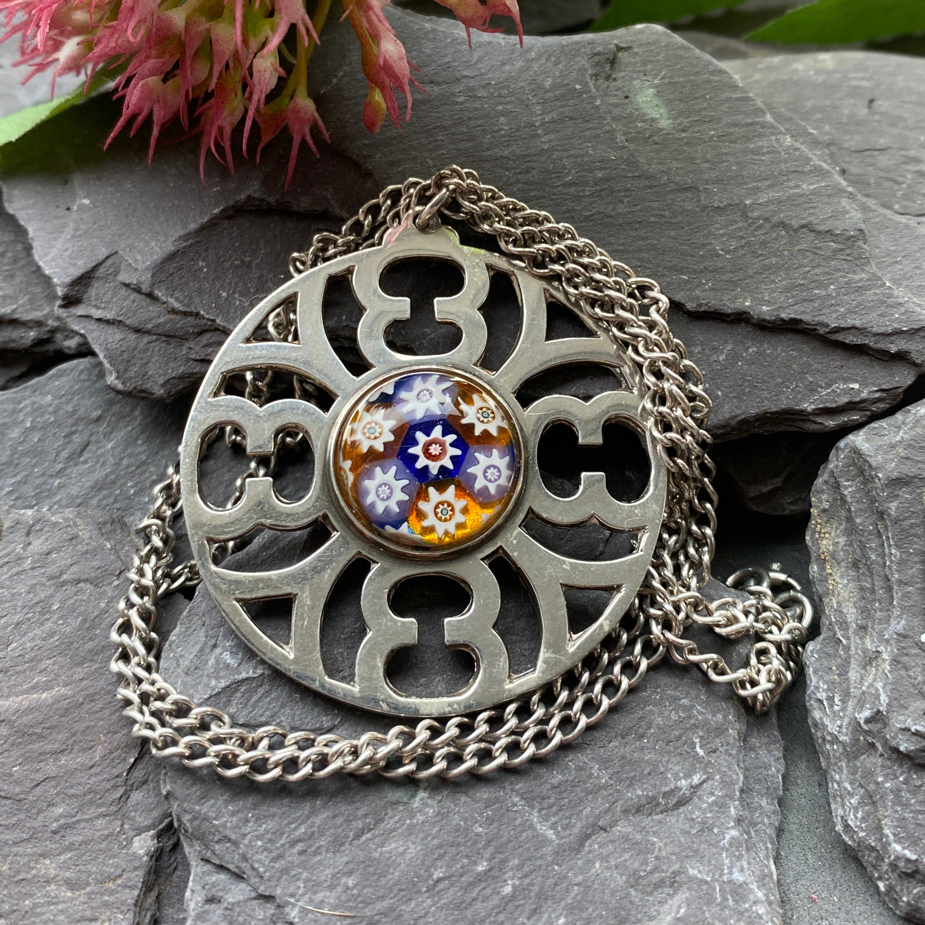 Vintage Caithness Silver Pendant & 21 Inch Chain.