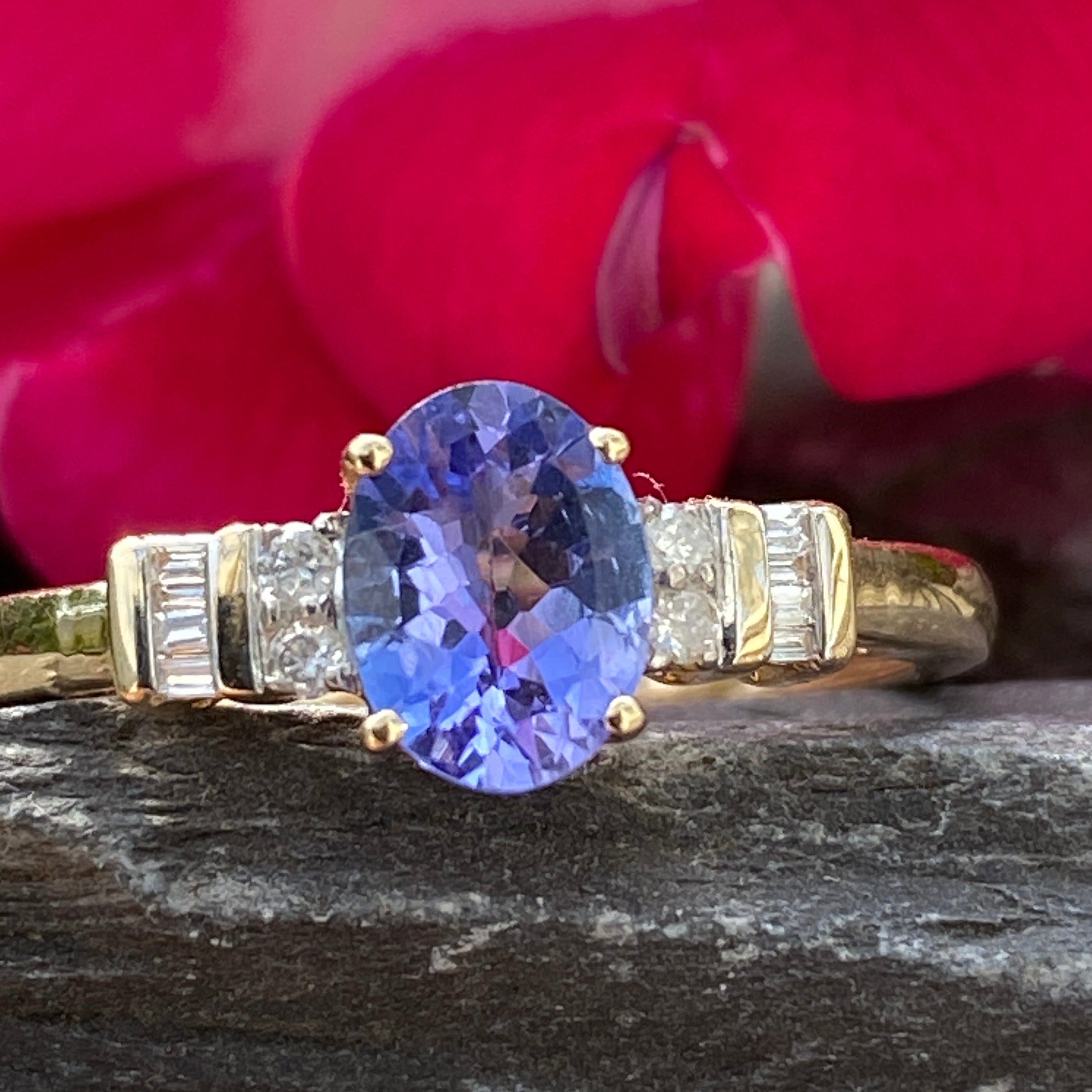 9ct Tanzanite & Diamond Engagement Ring Size S or 9 1/4 US.