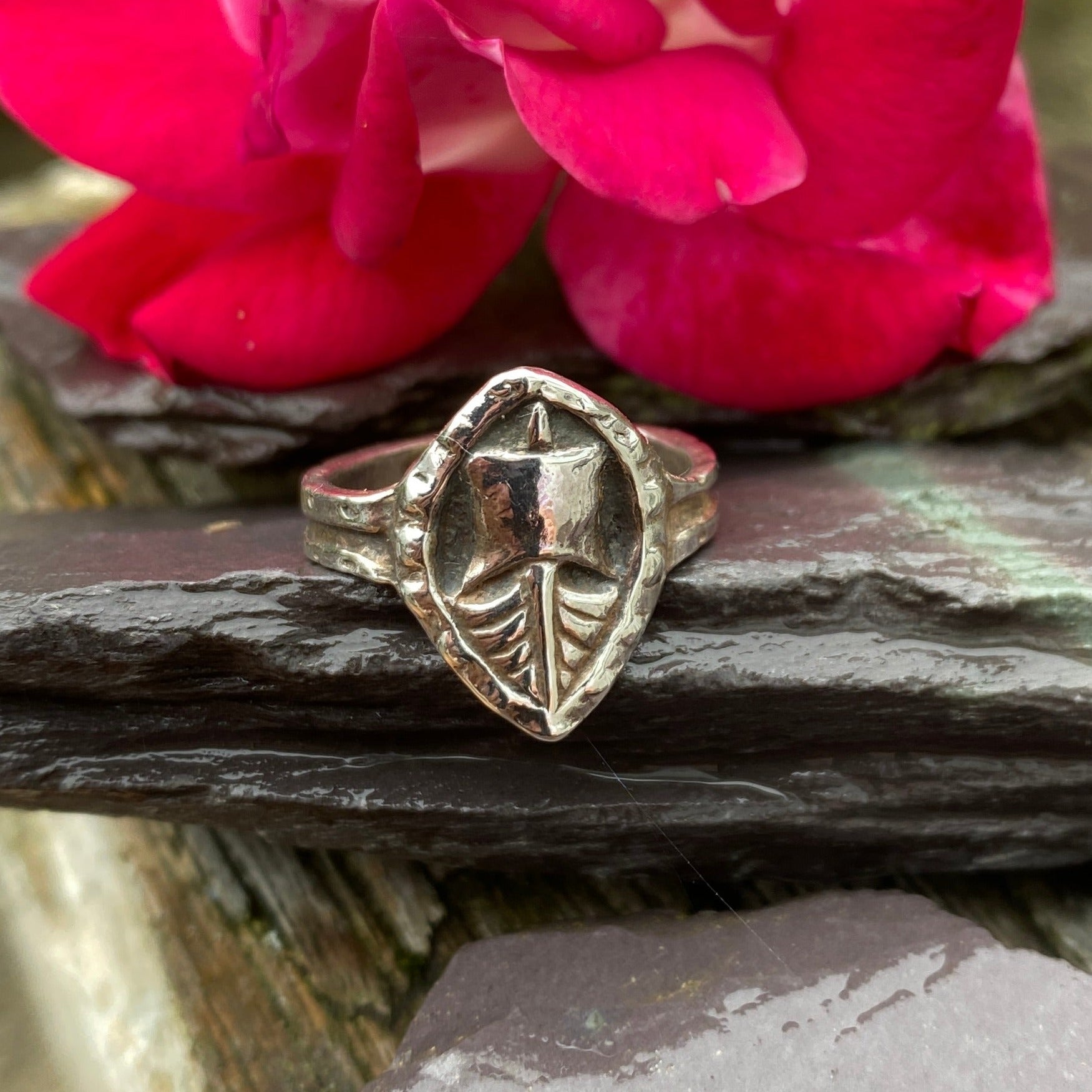 Vintage Celtic Iona Silver Ring Size K 1/2 or 5 3/4 US.