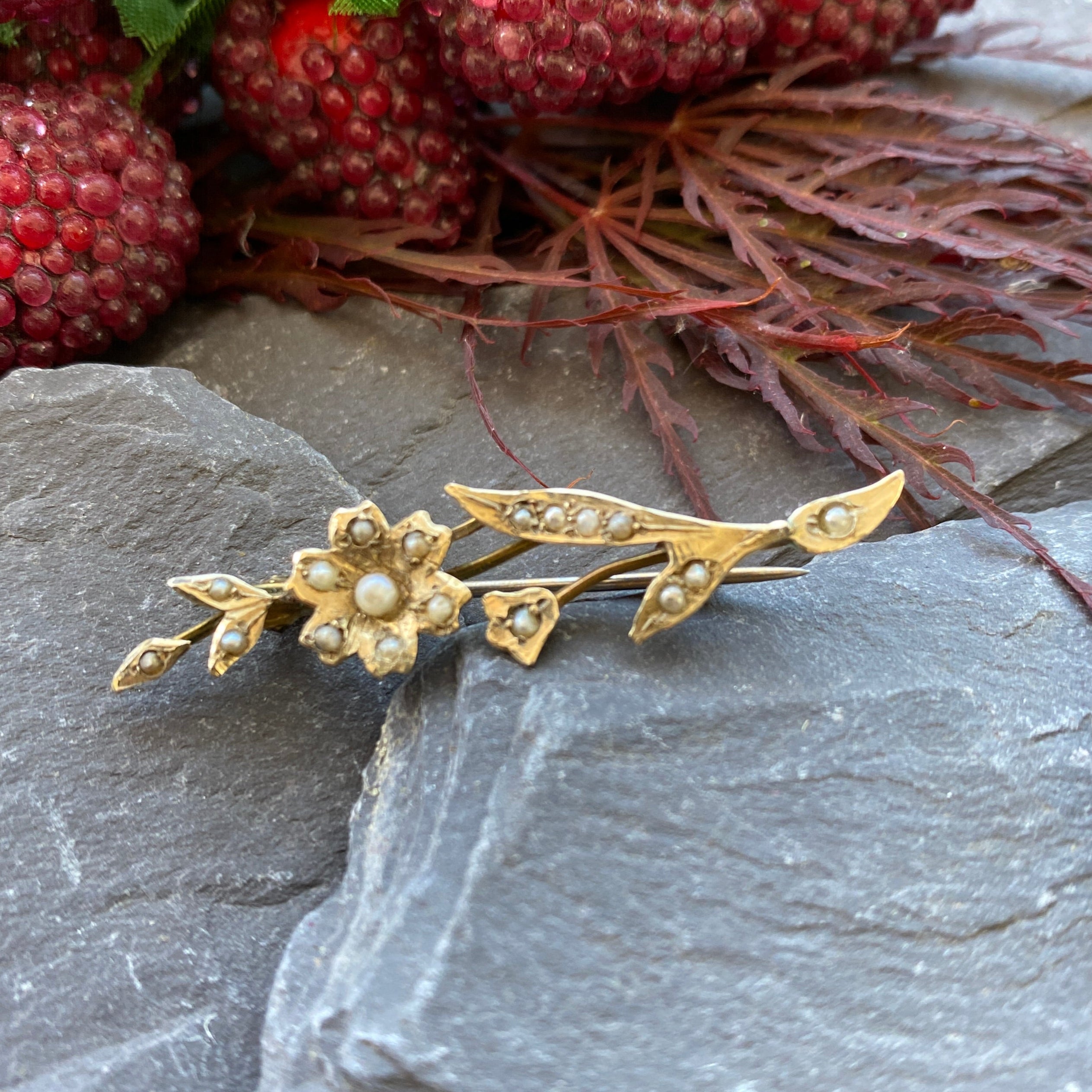 Antique 9ct Gold & Pearl Brooch.