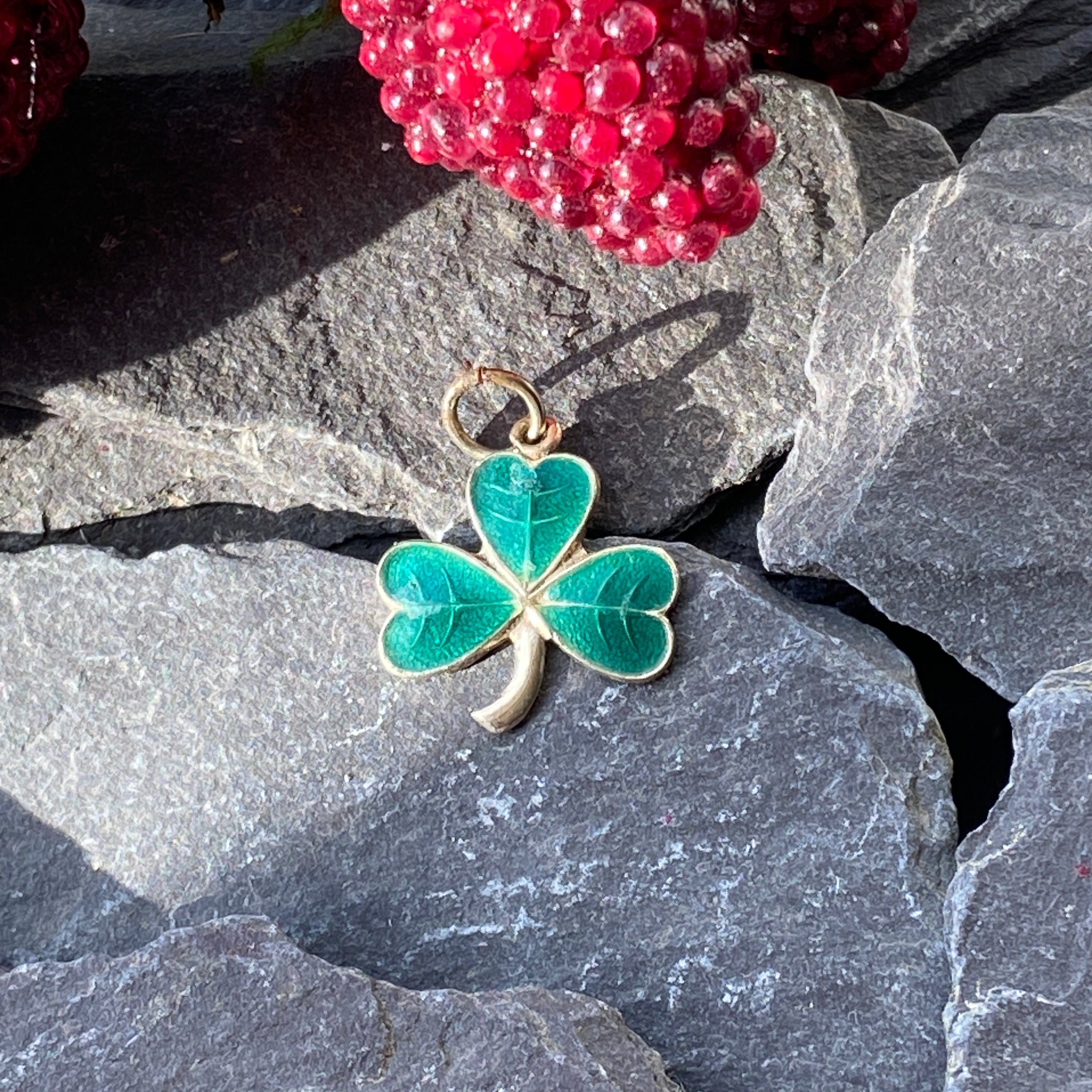 Vintage 9ct Gold Enamel Clover Leaf Charm/Pendant.
