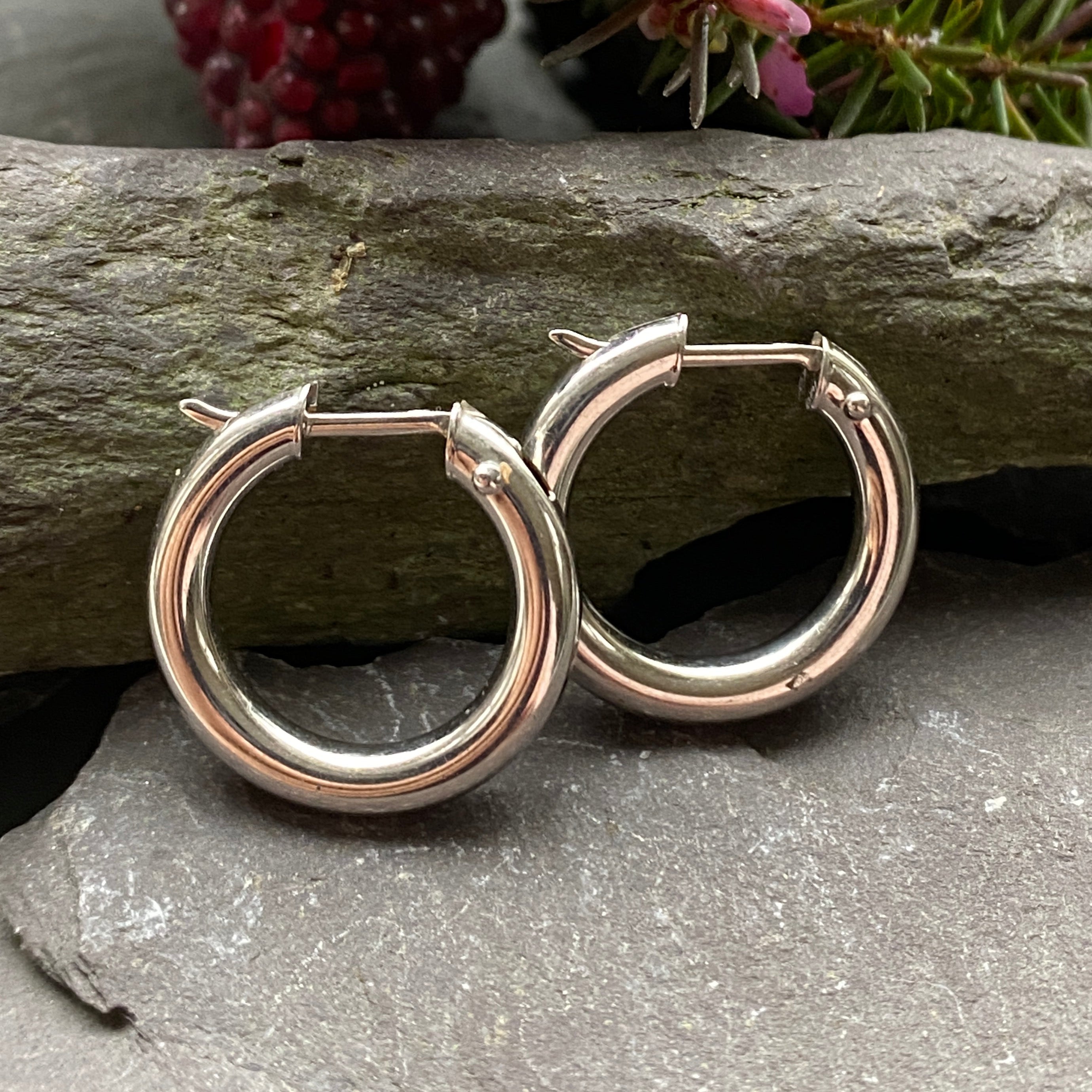 9ct White Gold Hoop Earrings.