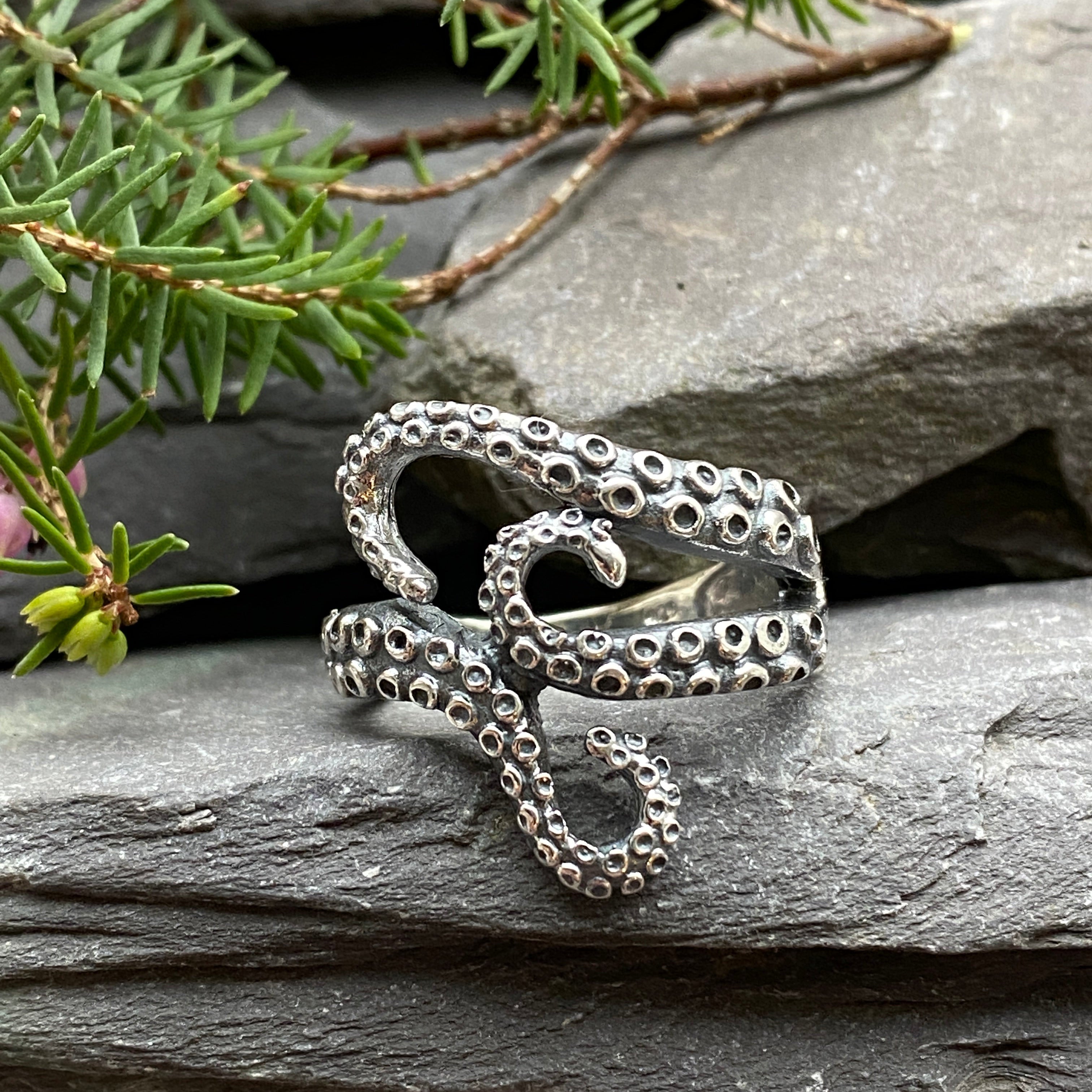 Silver Octopus Tentacle Ring Size R 1/2 or 9 US.