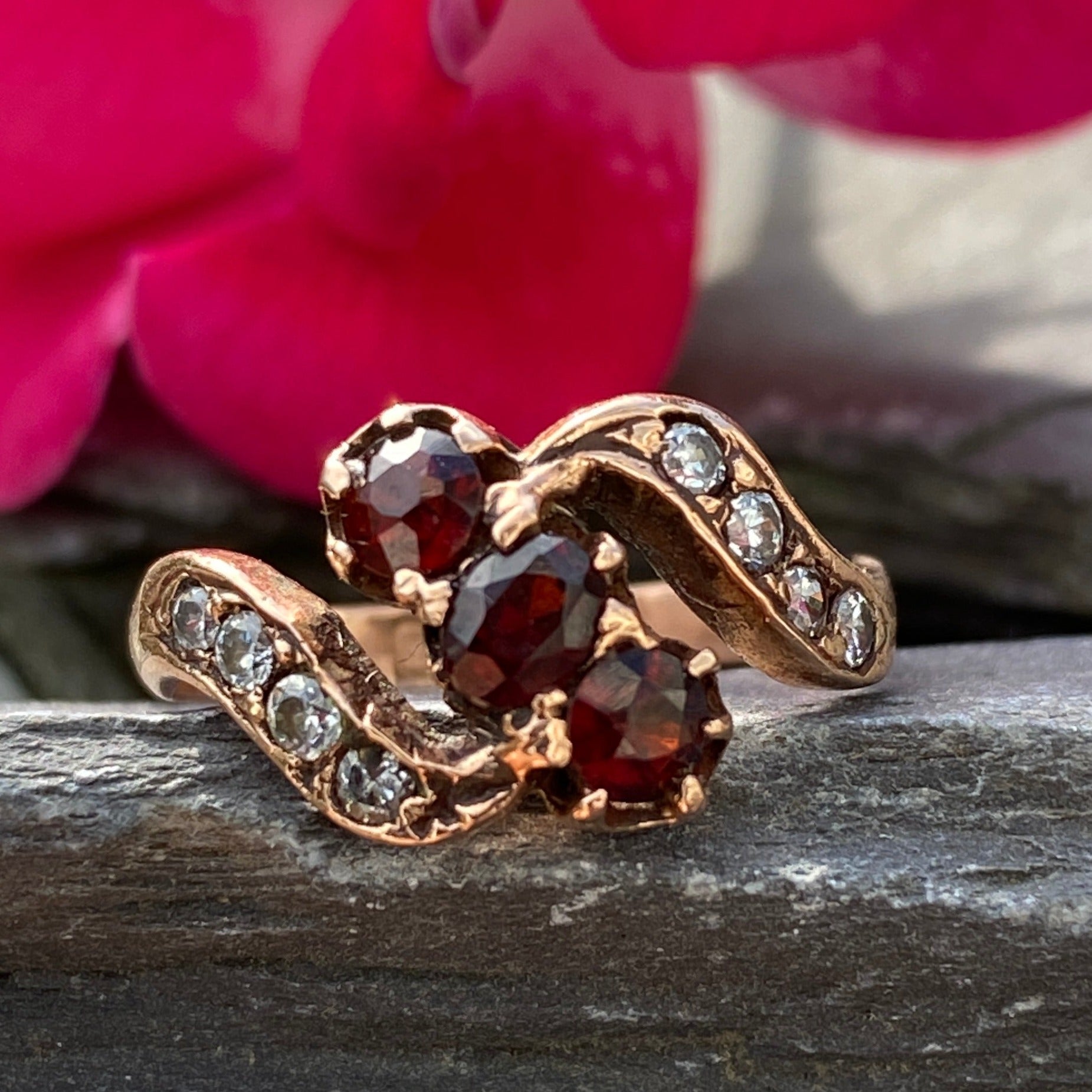 9ct Rose Gold Garnet Twist Ring Size L 1/2 or 6 US.