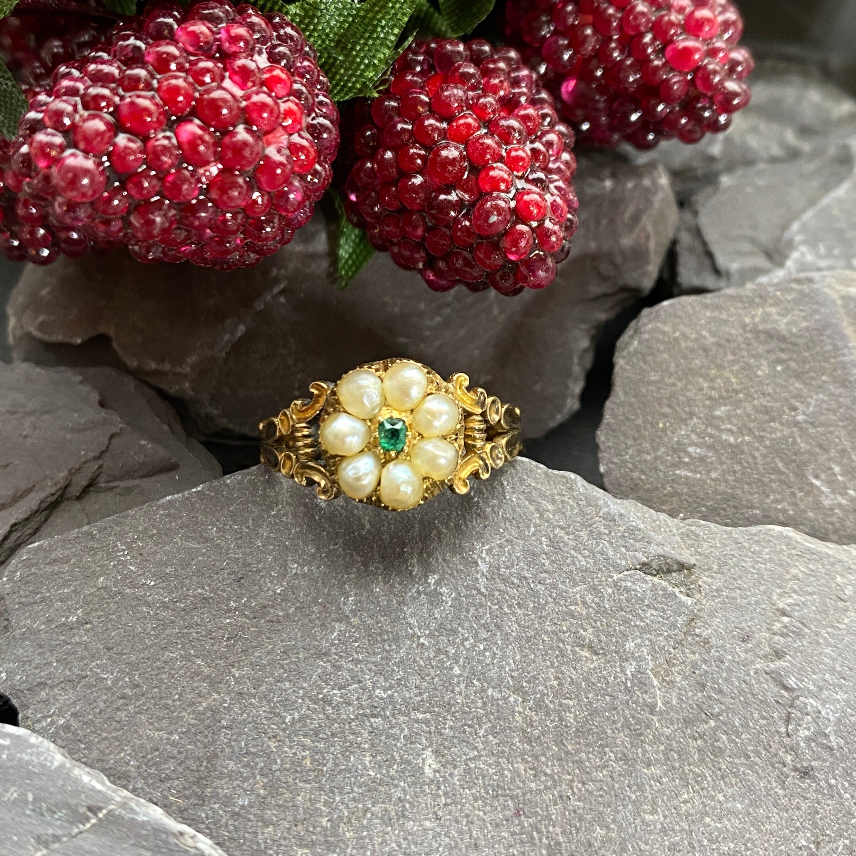 Georgian 9ct Gold Pearl & Emerald Ring.
