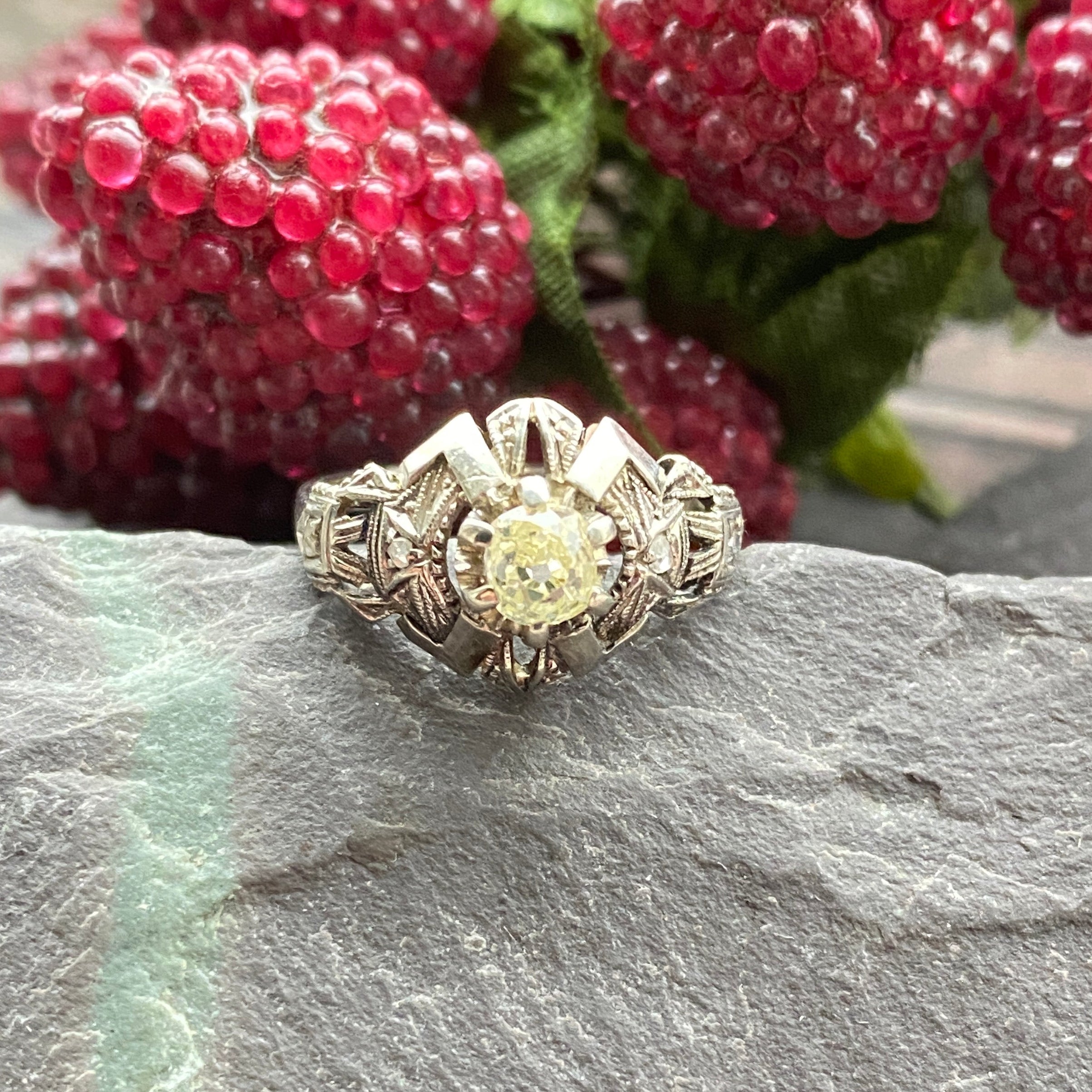 Art Deco 18ct White Gold Diamond Ring Size L or 5 3/4 US.