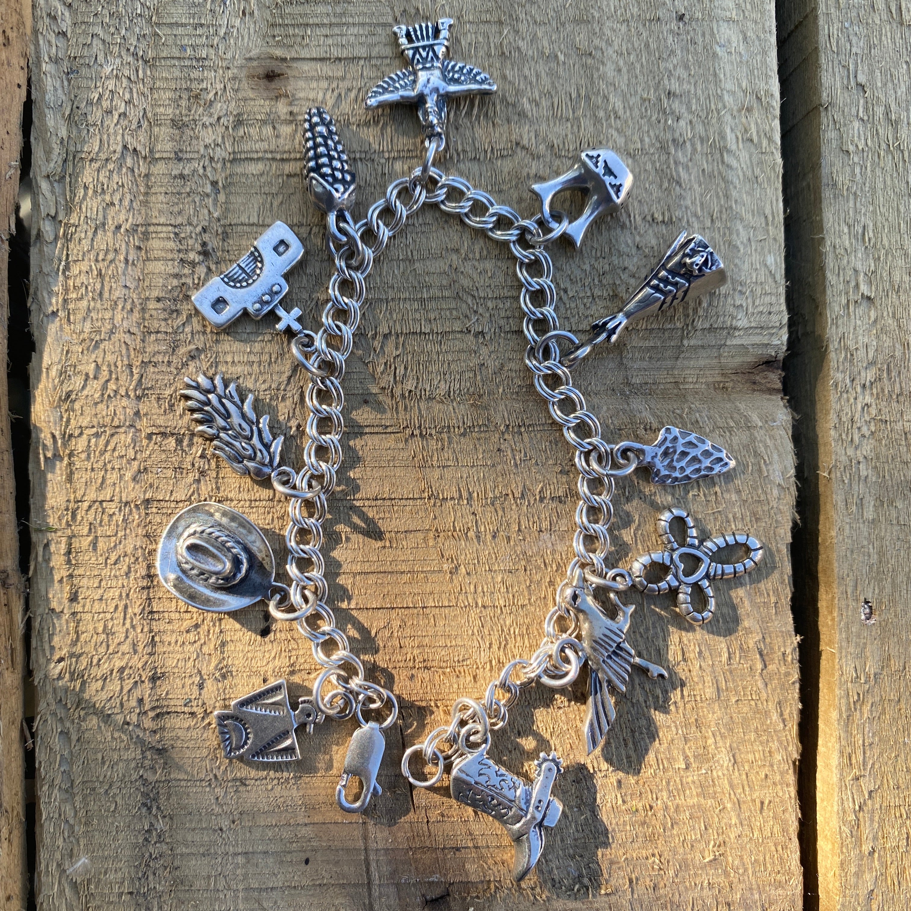 Vintage American Indian Silver Charm Bracelet.