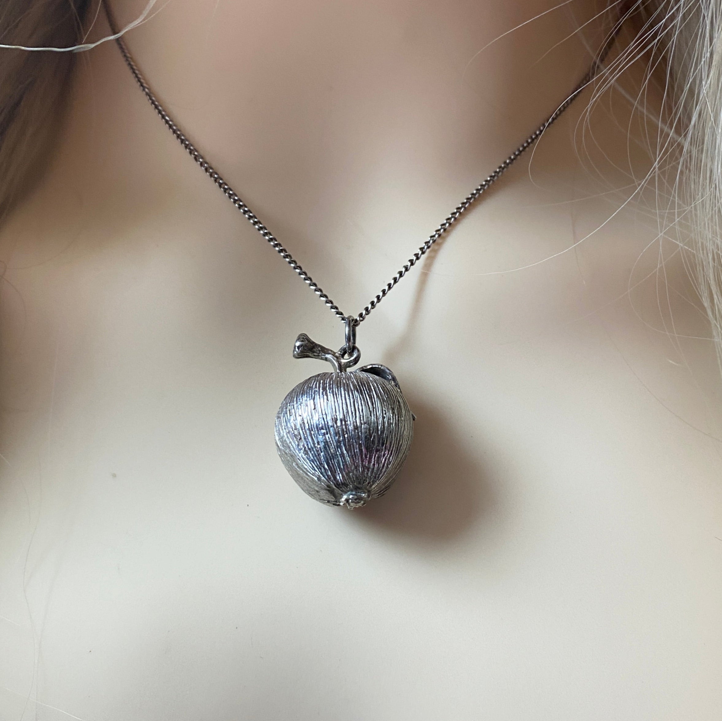 Vintage 'Big Apple' Pendant & 20 Inch Chain.