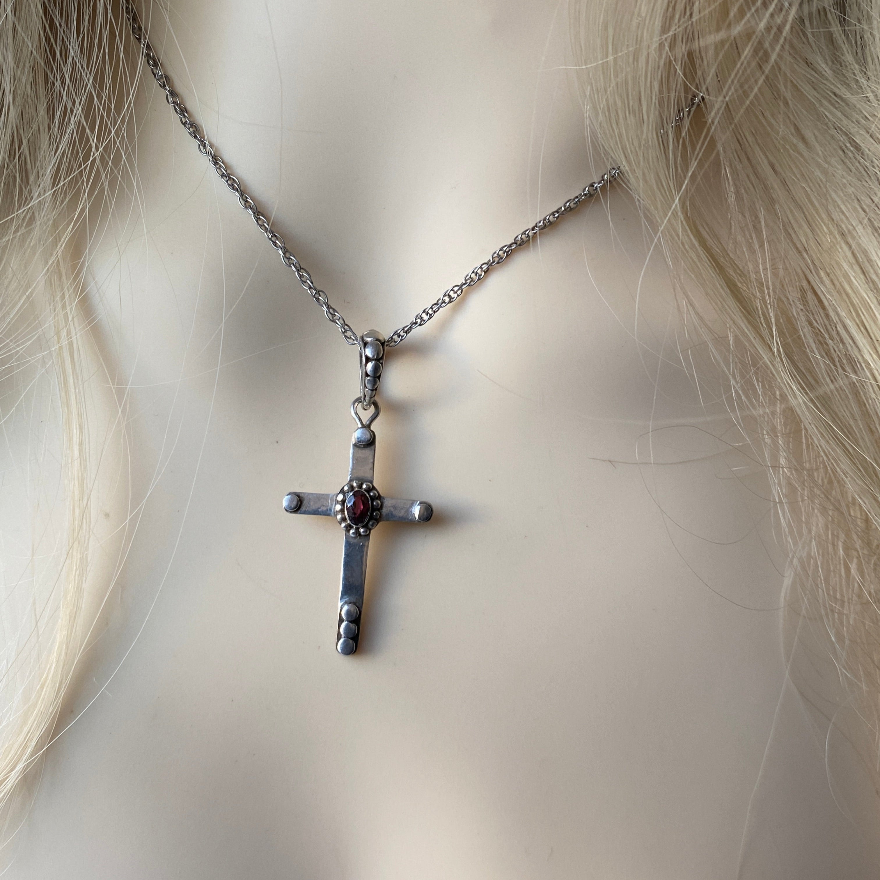 Vintage Sterling Silver & Garnet Cross and 20 Inch Chain.