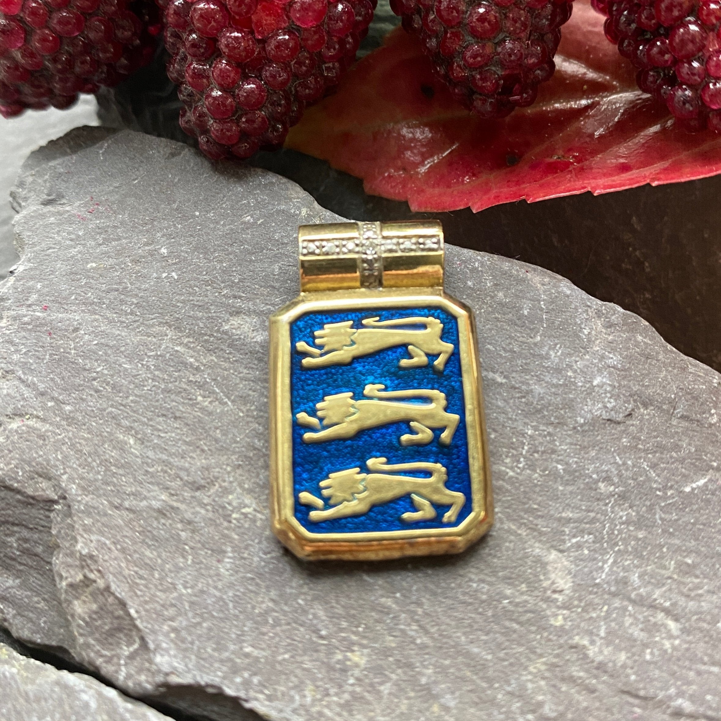 Vermeil Three Lions Pendant In Enamel & Set With Diamonds.