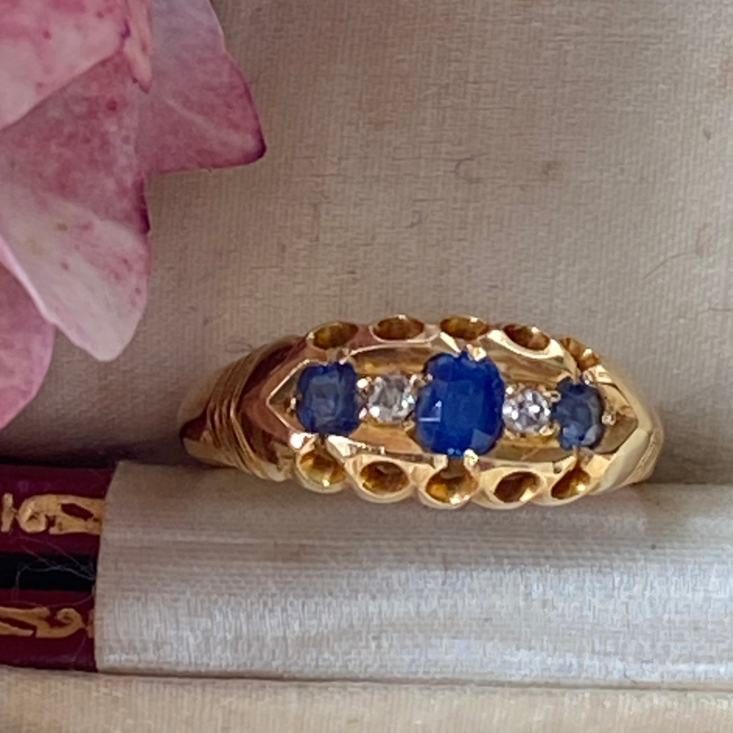 Edwardian 18ct Sapphire & Diamond Ring.