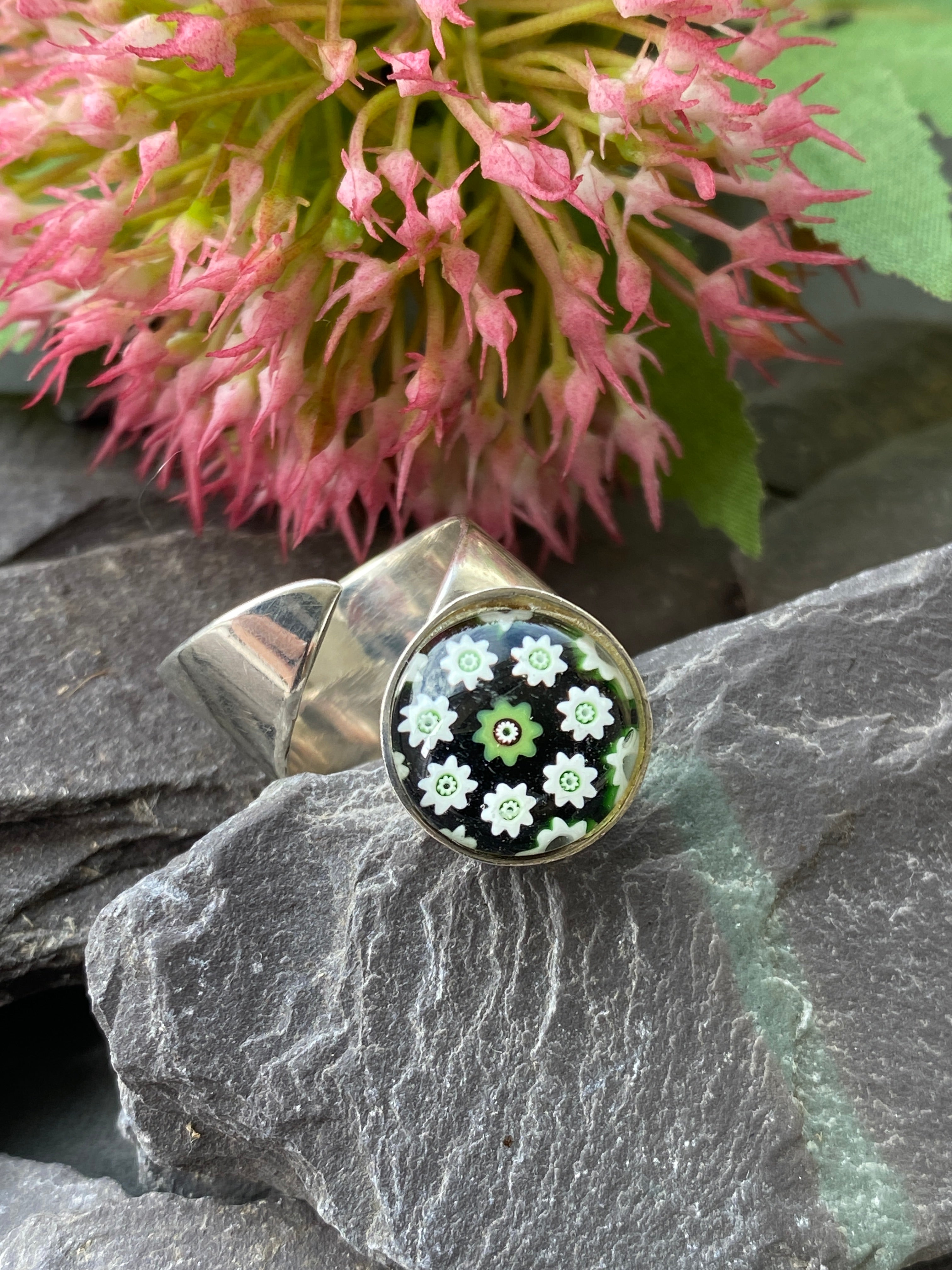 Vintage Caithness Glass Twist Ring Size P or 7 3/4 US.