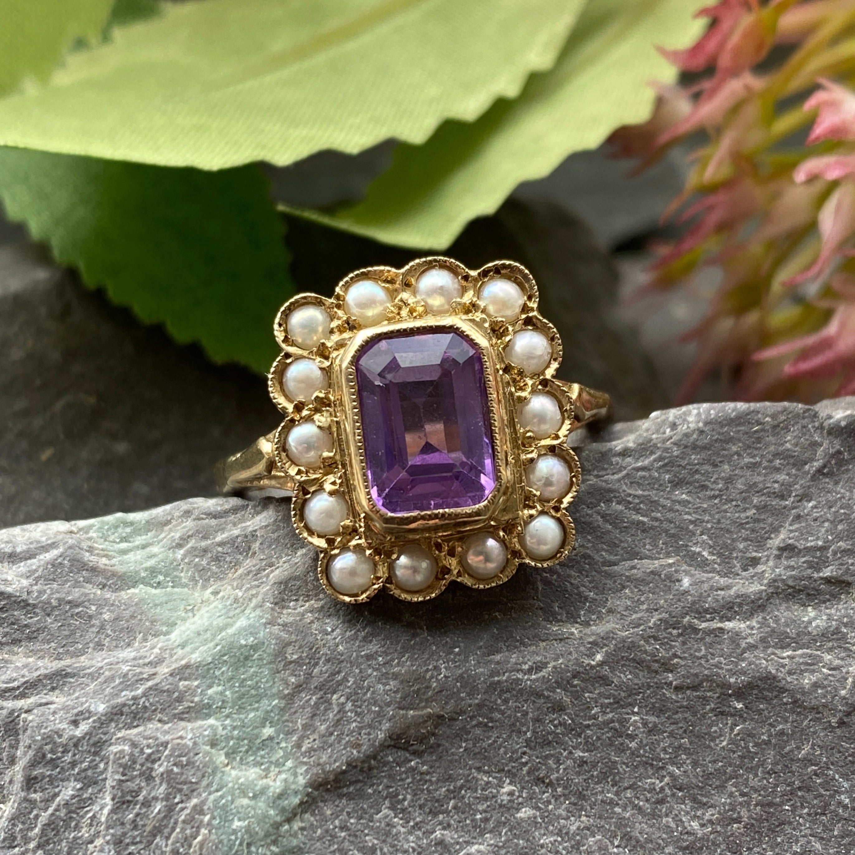 Vintage 9ct Amethyst & Pearl Ring -Size O or 7 1/4 US.