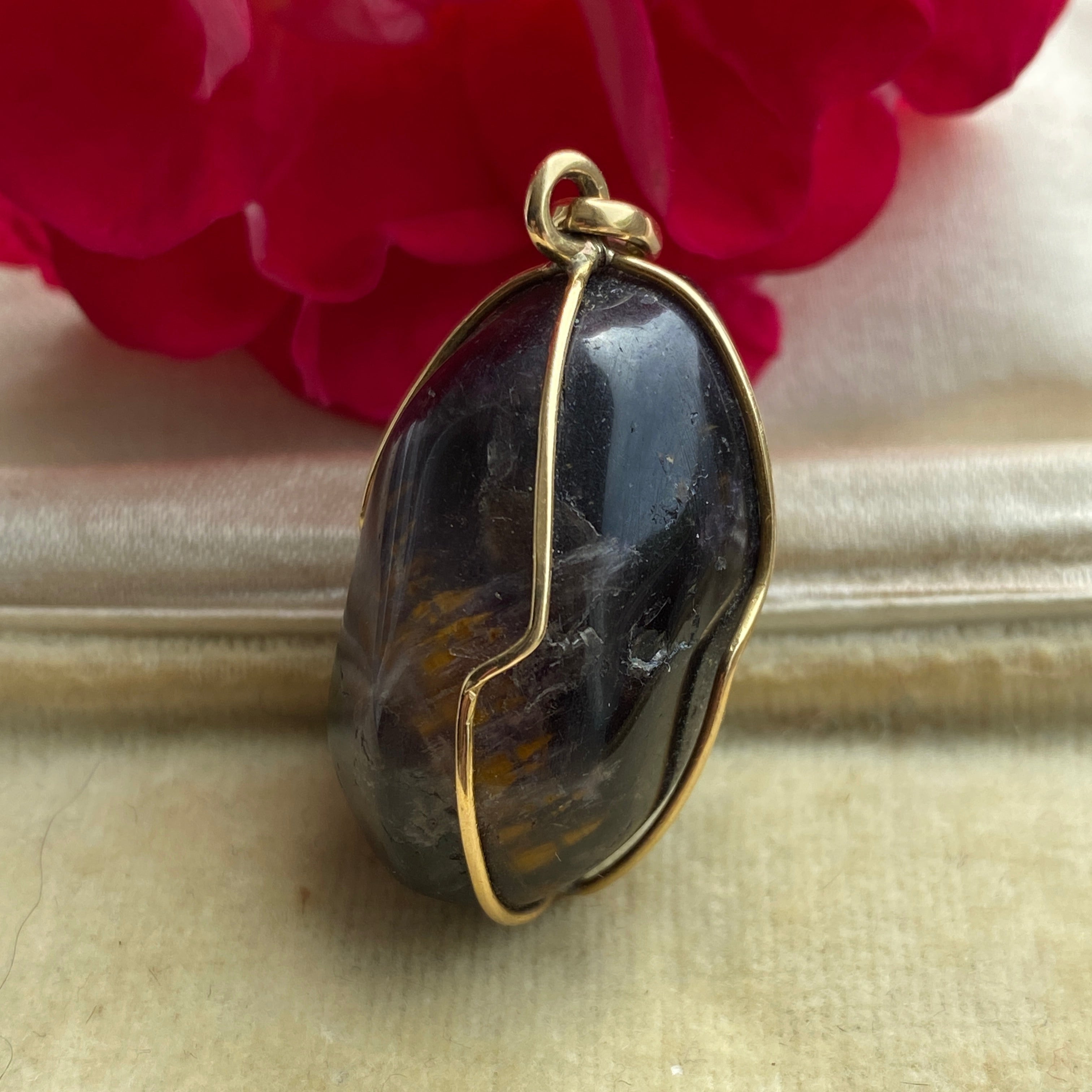 Rare Cacoxenite/Amethyst Vintage Pendant With 9ct Setting.