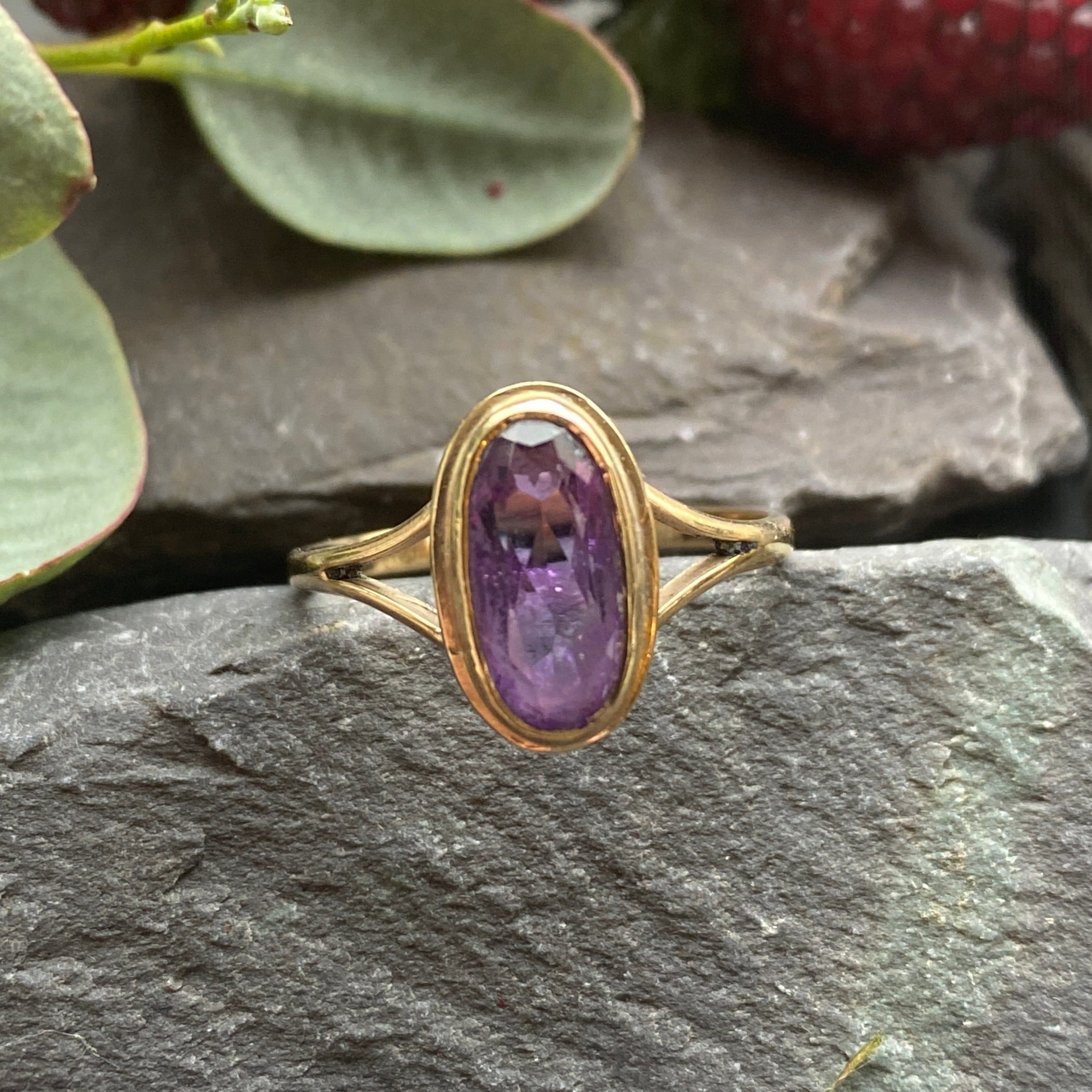 Vintage 9ct Amethyst Ring Size S 1/2 or 9 1/2 US.