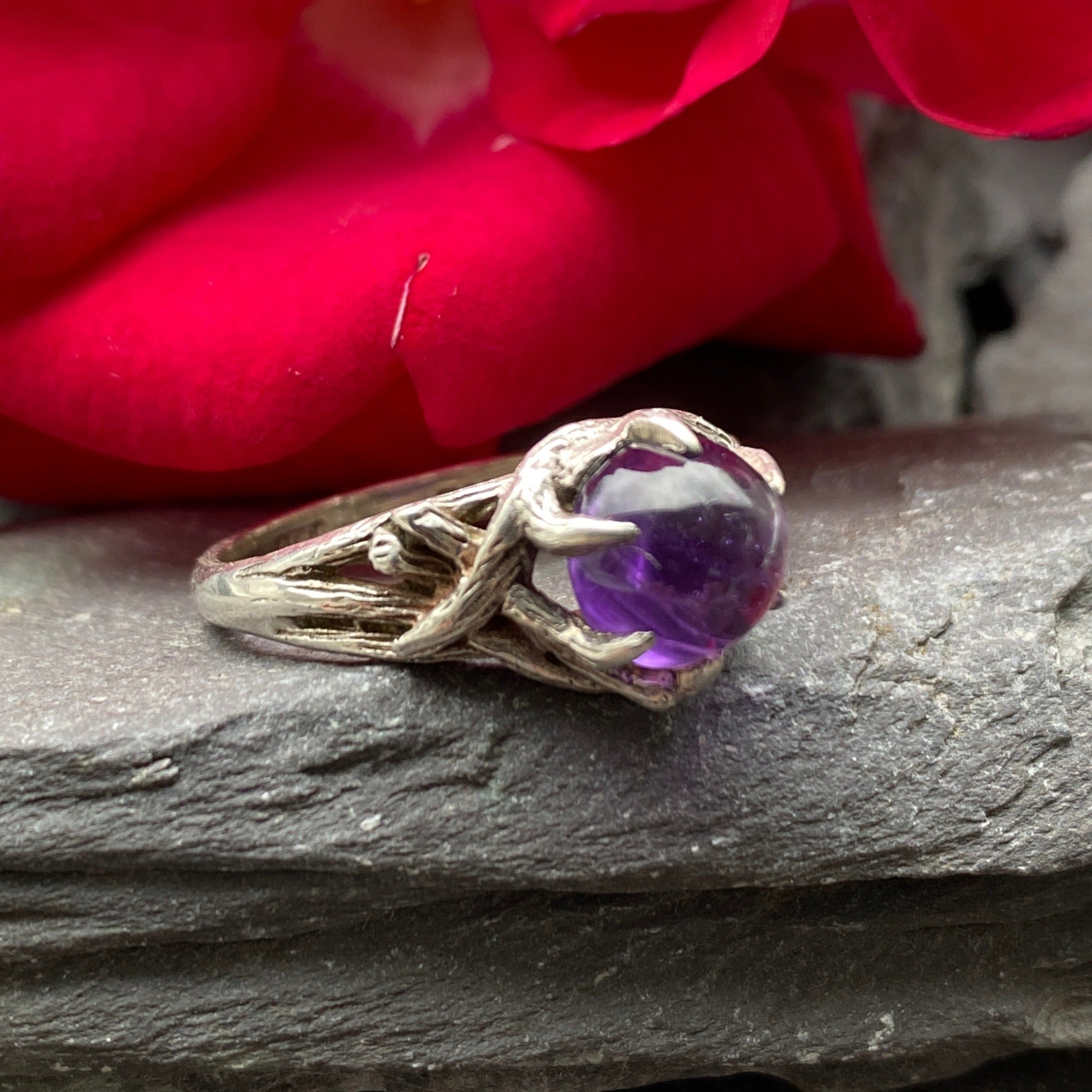 Vintage Amethyst Naturalistic Ring Size R or 8 3/4 US.