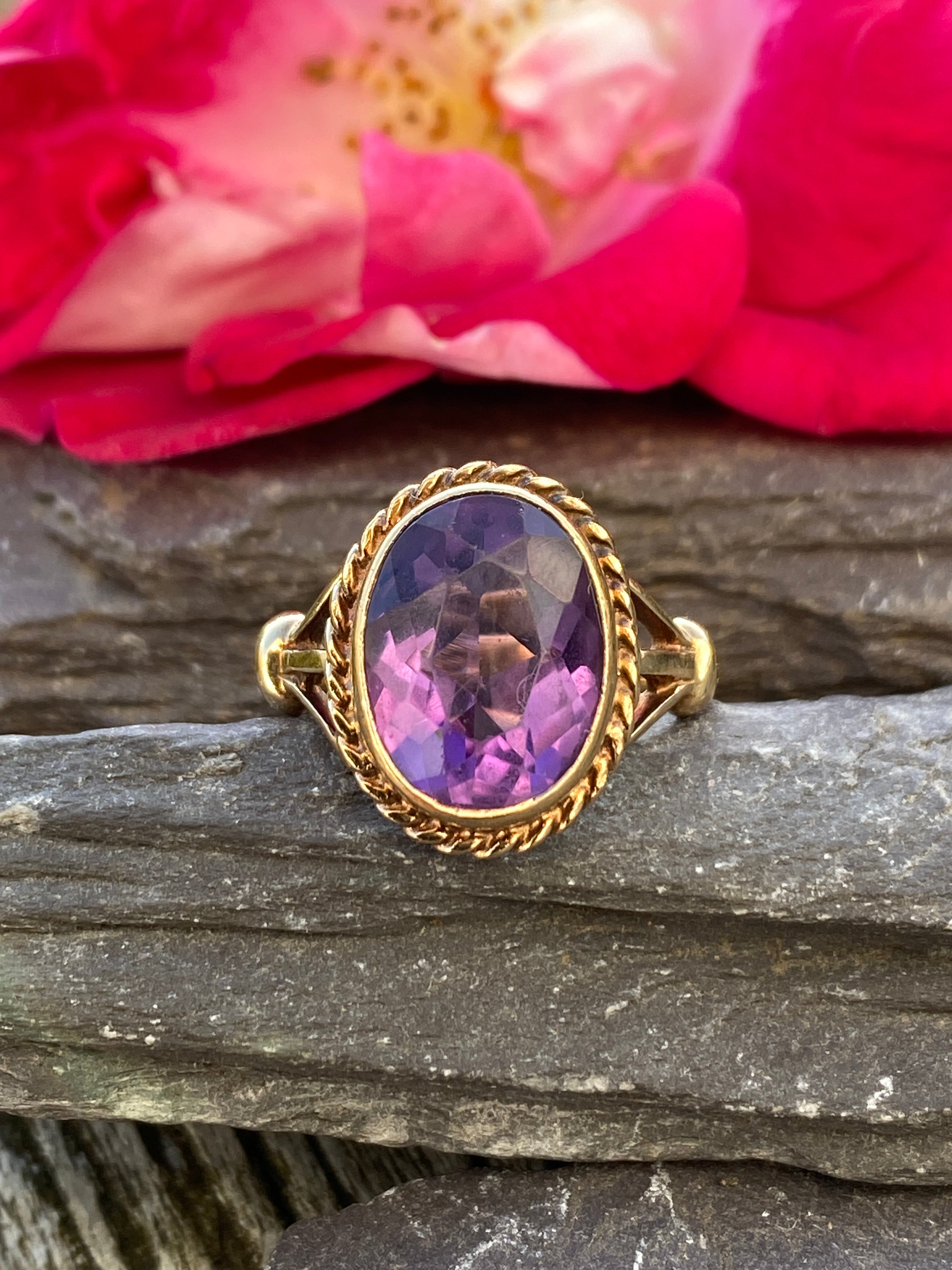 Vintage 9ct Gold Amethyst Ring Size M 1/2 or 6 1/2 US.