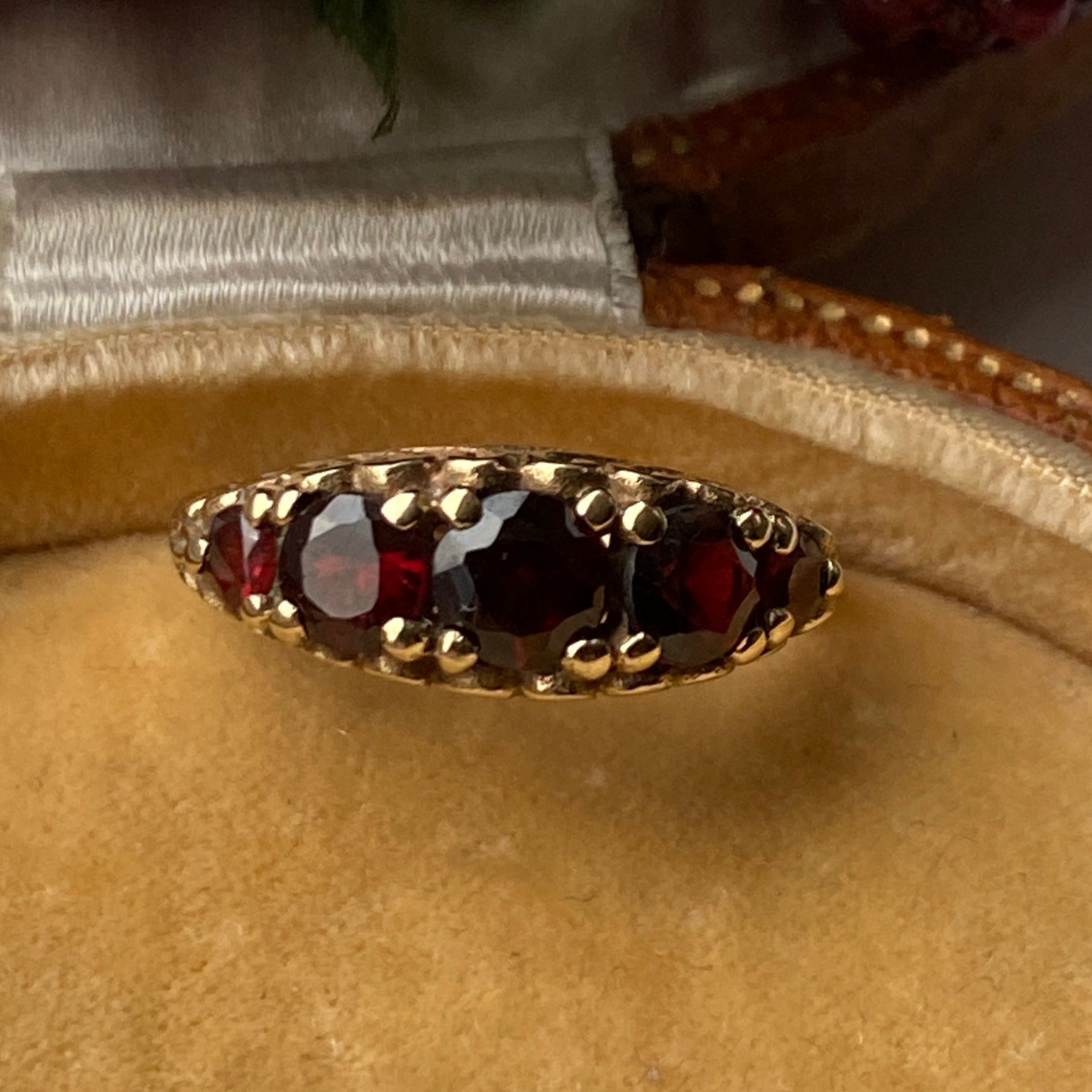 9ct Gold Garnet Ring Ladies Five Garnet Vintage Size O 1/2 or 7 1/2 US.
