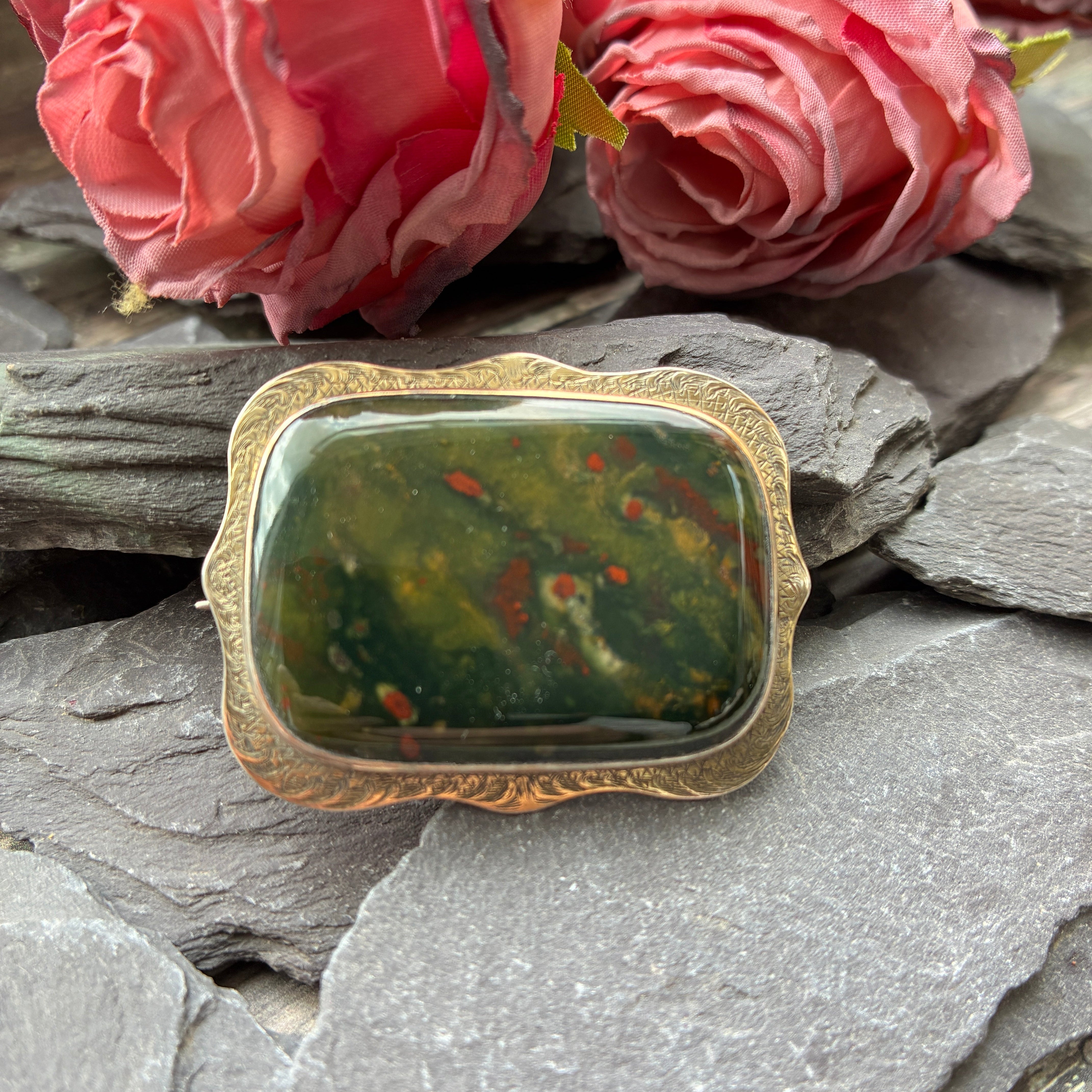 Victorian silver gilt agate brooch.