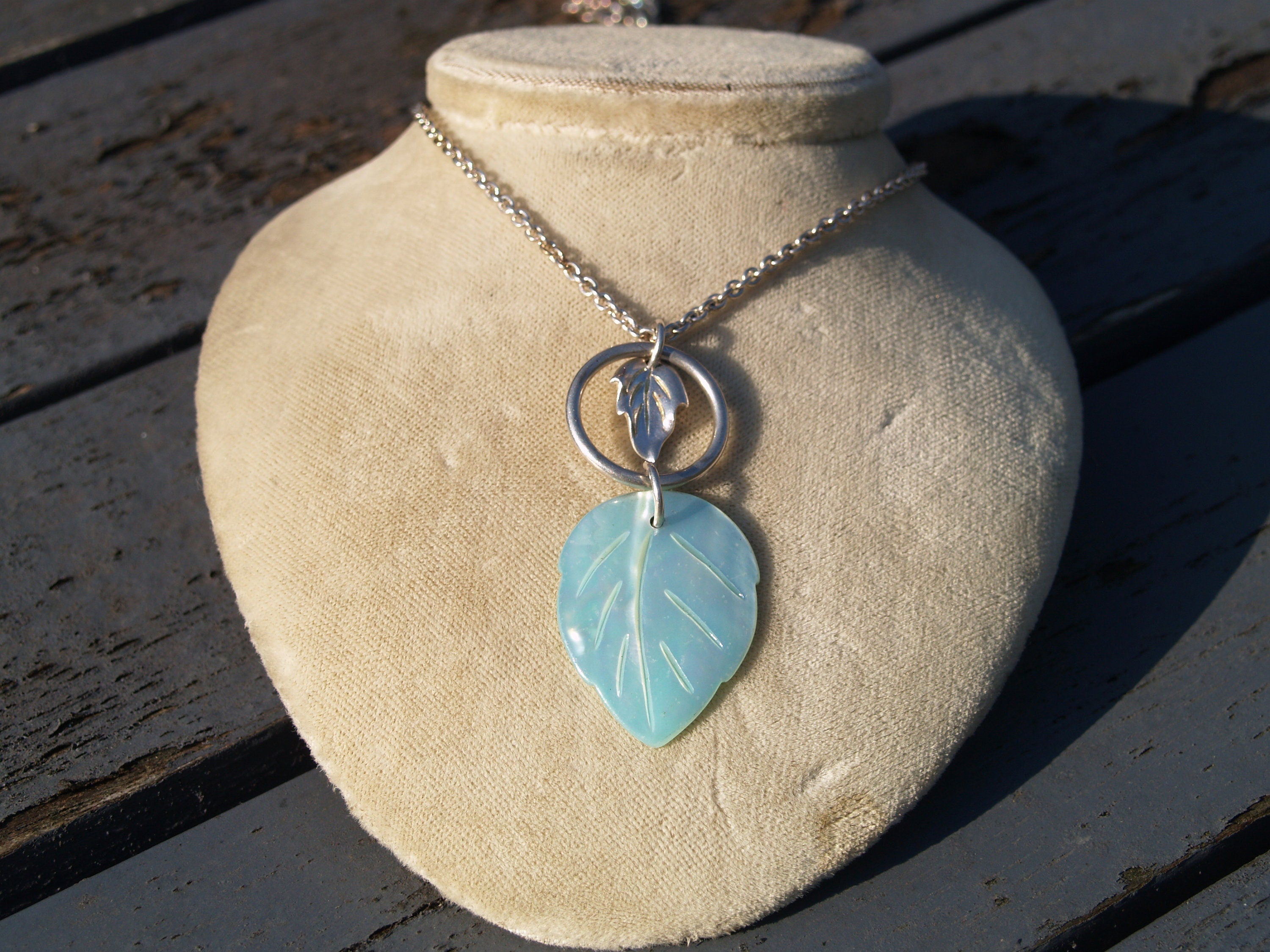 Sterling Silver & Mother of Pearl Leaf Necklace.