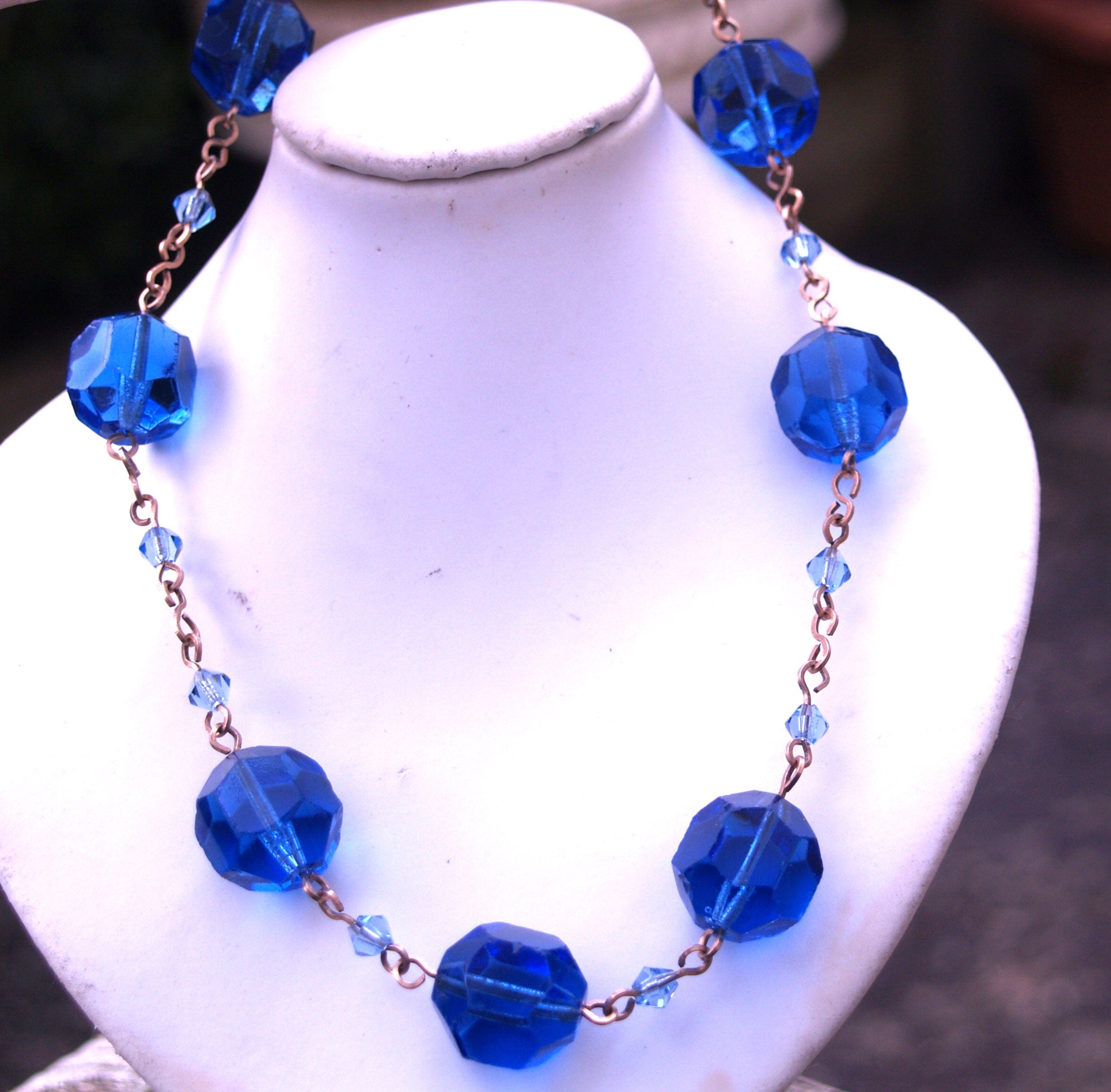 Vintage Blue Glass Costume Necklace.