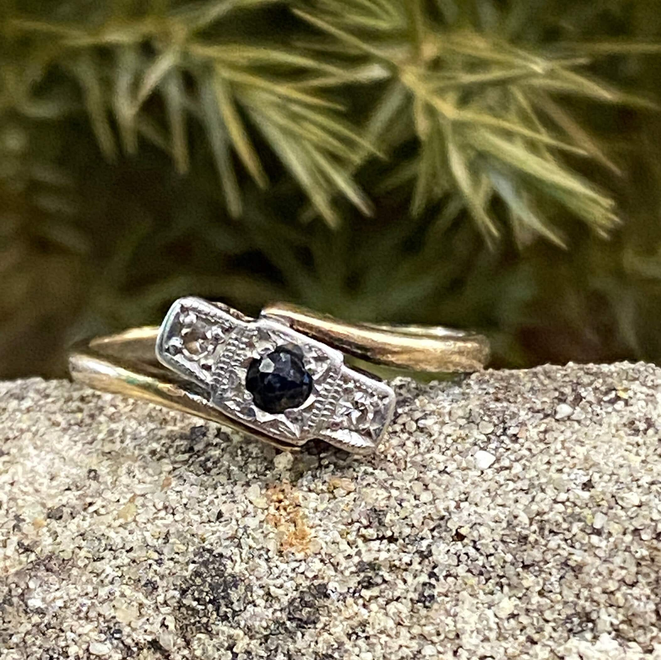 Antique 9ct Gold & Platinum Sapphire and Diamond Twist Ring Size Q or 8 1/4 US.