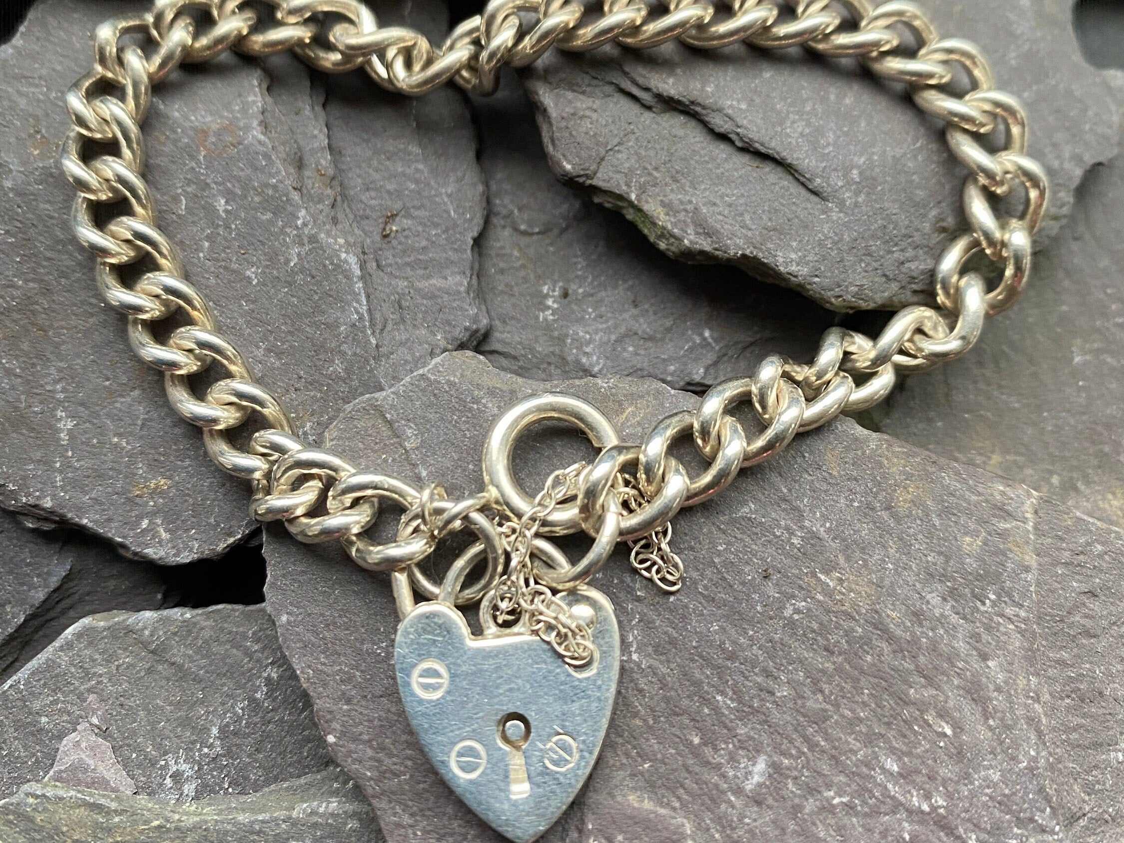 Vintage Silver Curb Bracelet With Padlock Clasp.