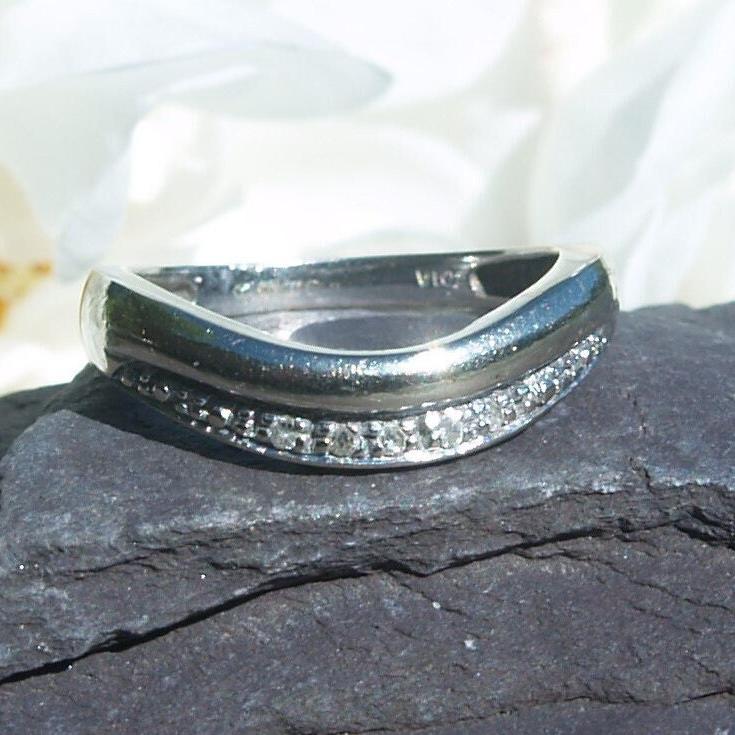 9ct White Gold Diamond Curved Wedding Ring Size K 1/2 or 5 1/2 (US) Hallmarked Birmingham.