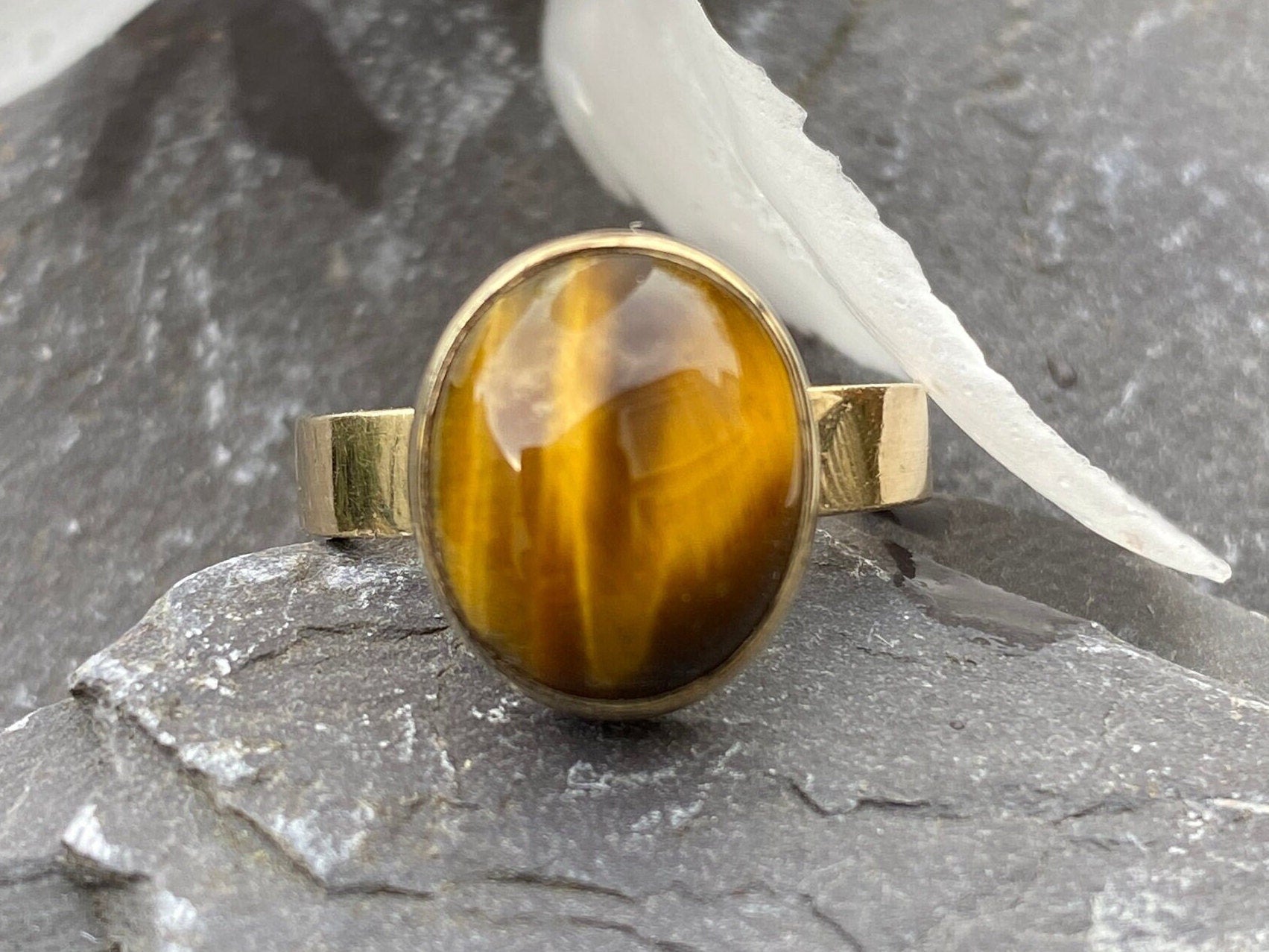 Vintage 9ct Gold Tigers Eye Ring Size L or 5 3/4 US