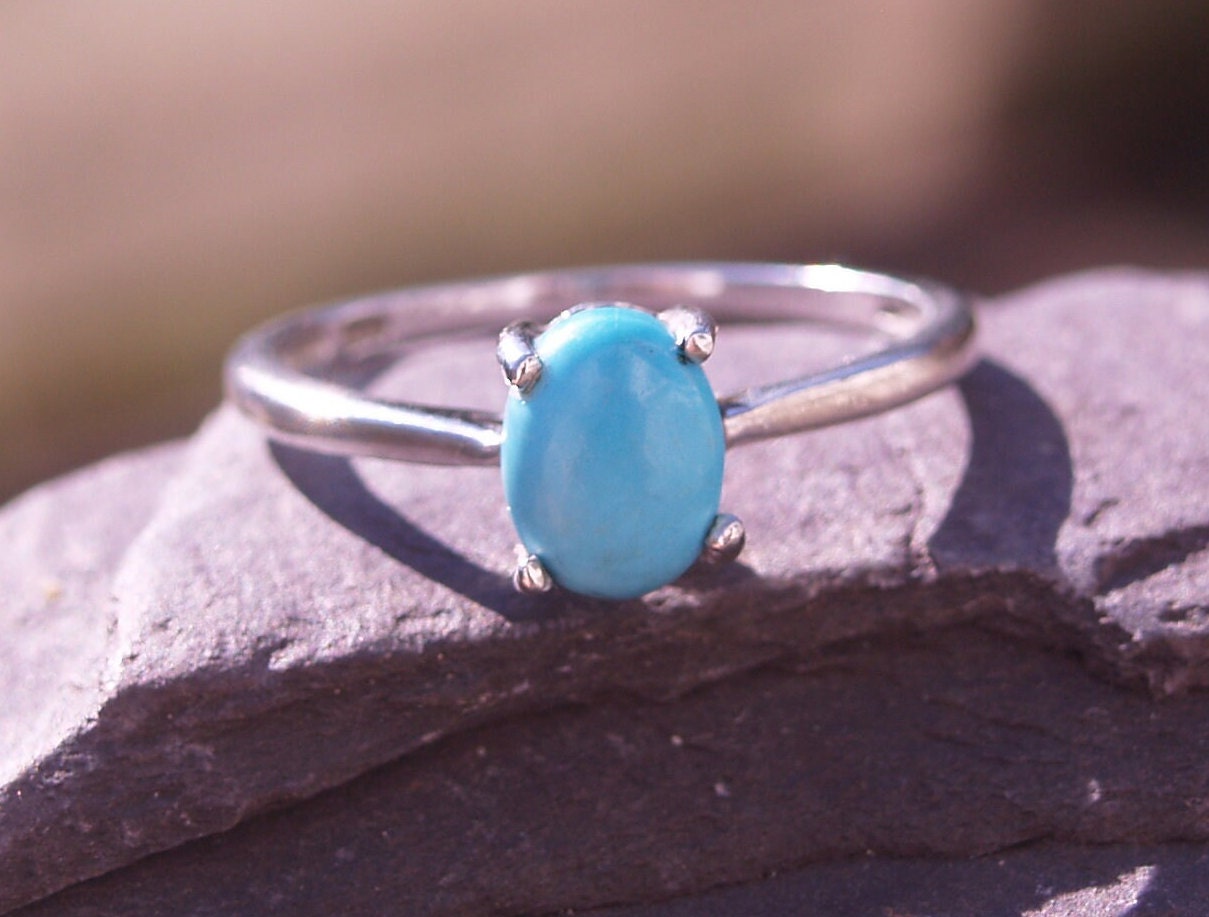 Vintage Sterling Silver & Turquoise Ring Size S 1/2 or 9 1/2 US.