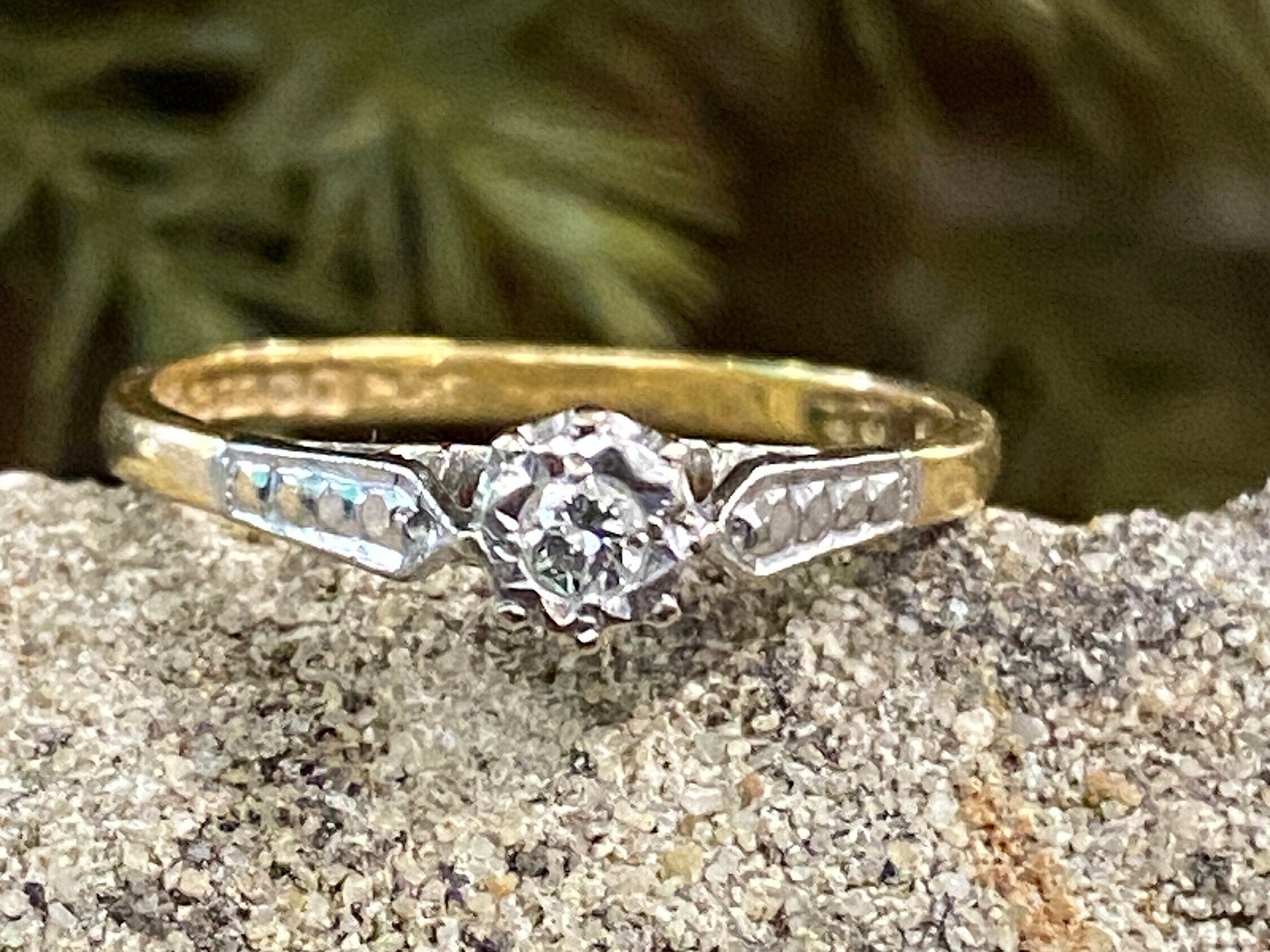 Vintage Diamond Solitaire Engagement Ring in 18ct Gold & Platinum Size P 1/2 or 8 US.