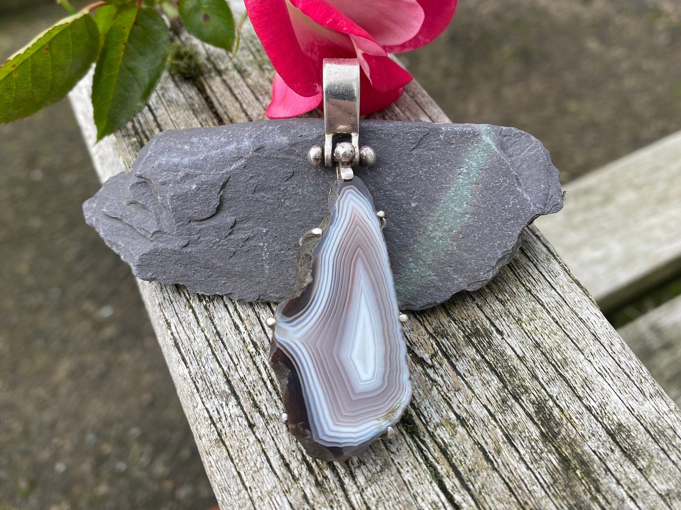 Vintage Sterling Silver Banded Agate Pendant.