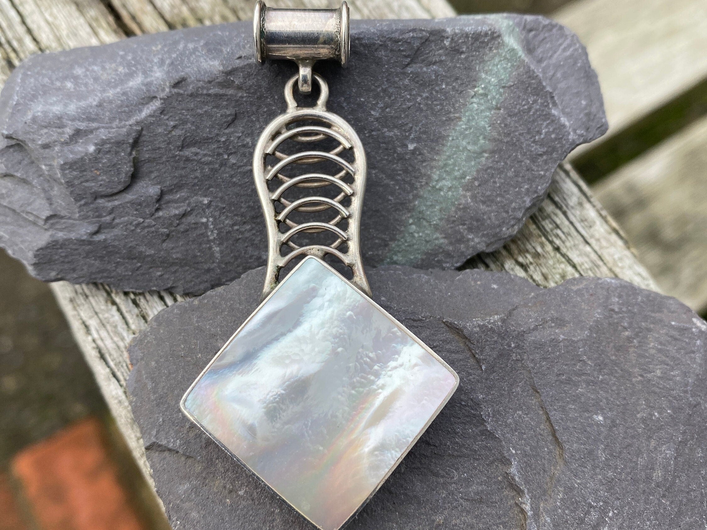 Sterling Silver & Mother of Pearl Pendant.