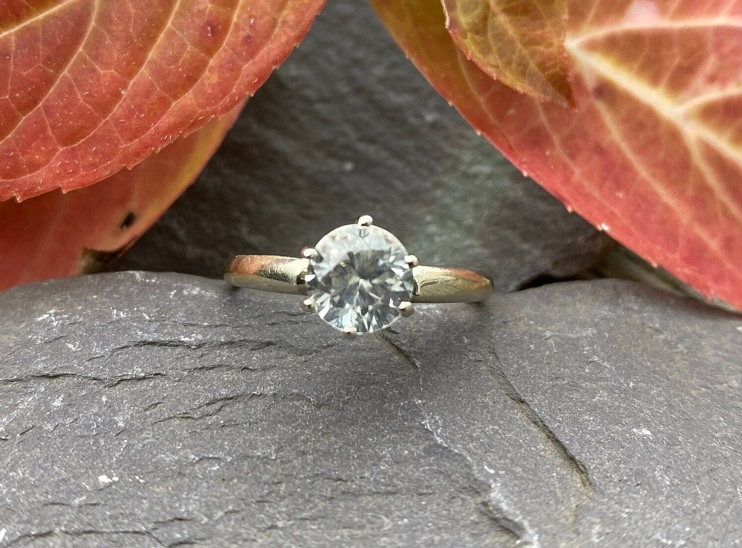 Vintage Solitaire Zircon Ring In 10ct White Gold Size M 1/2 or 6 1/2 (US) Stamped 10K.