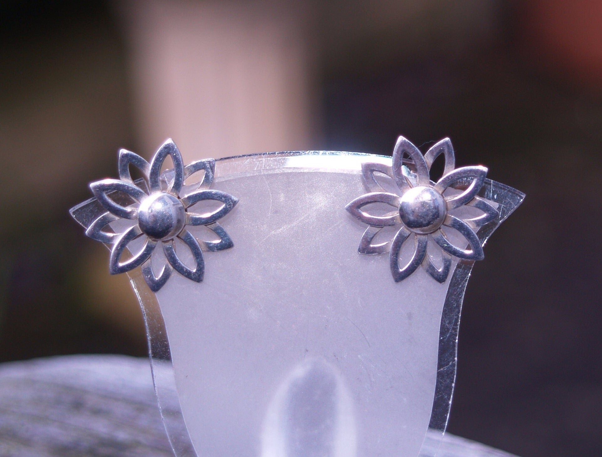 Vintage Sterling Silver Daisy Stud Earrings.