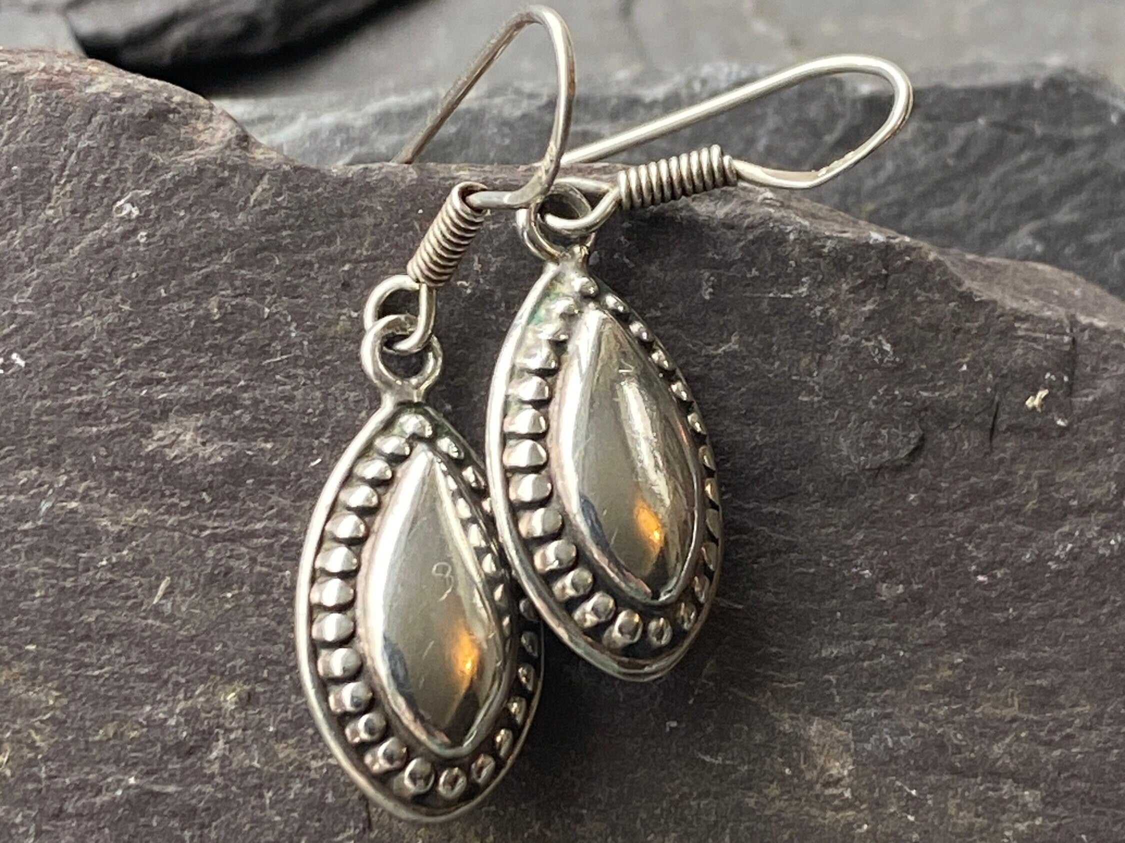 Vintage Sterling Silver Puff Silver Drop Earrings.