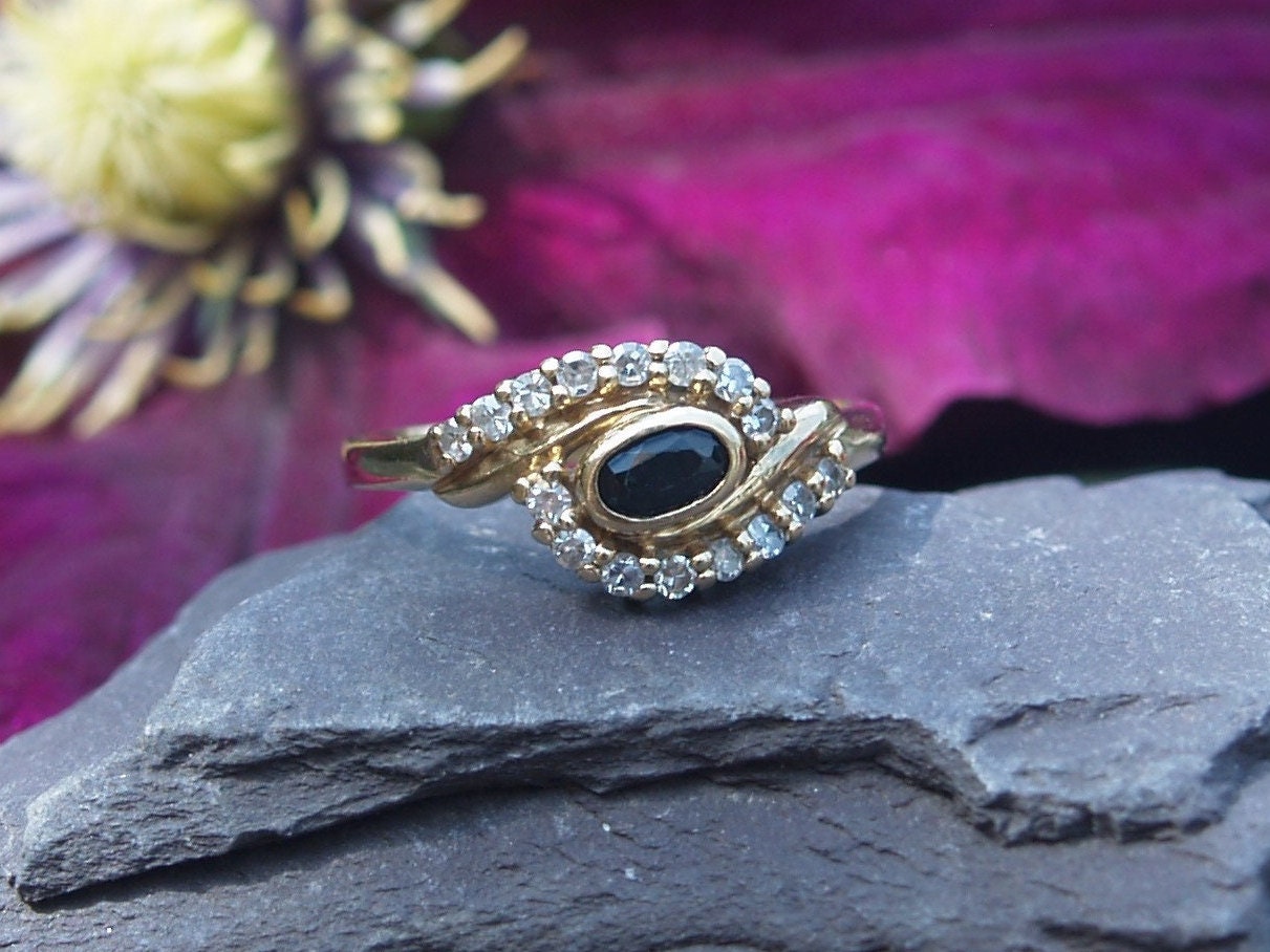 Vintage 9ct Gold Sapphire & Diamond Twist Ring Size O 1/2 or 7 1/2 (US) Full Hallmarks London.