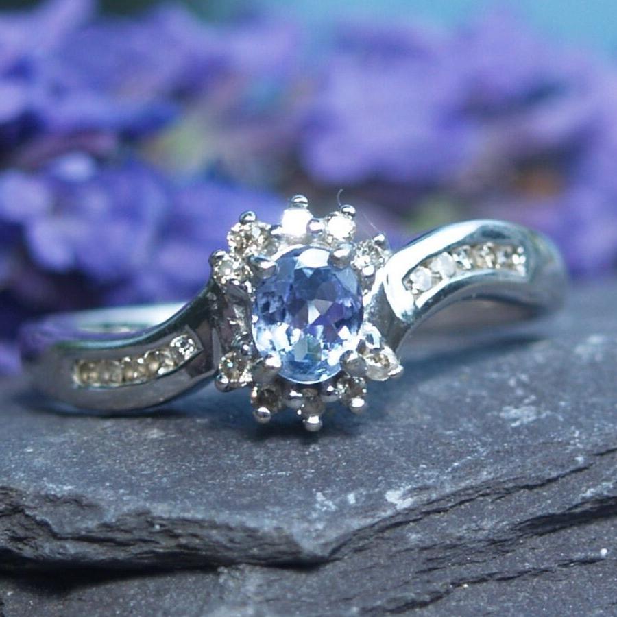 9ct White Gold Tanzanite & Diamond Engagement Ring Size P 1/2 or 8 US.