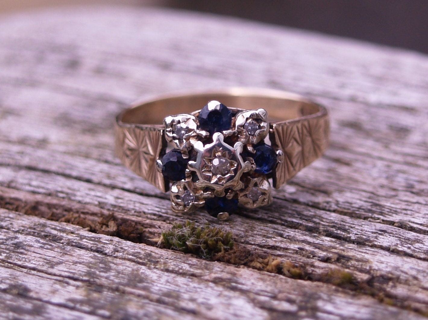 Vintage 9ct Gold Sapphire & Diamond Cluster Ring Size M 1/2 or 6 1/2 (US) Full Hallmarks Birmingham 1975.