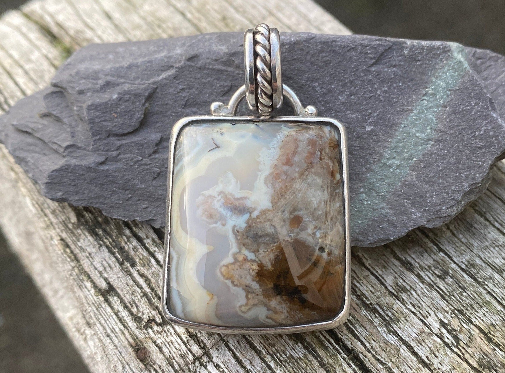 Vintage Sterling Silver & Agate Pendant.