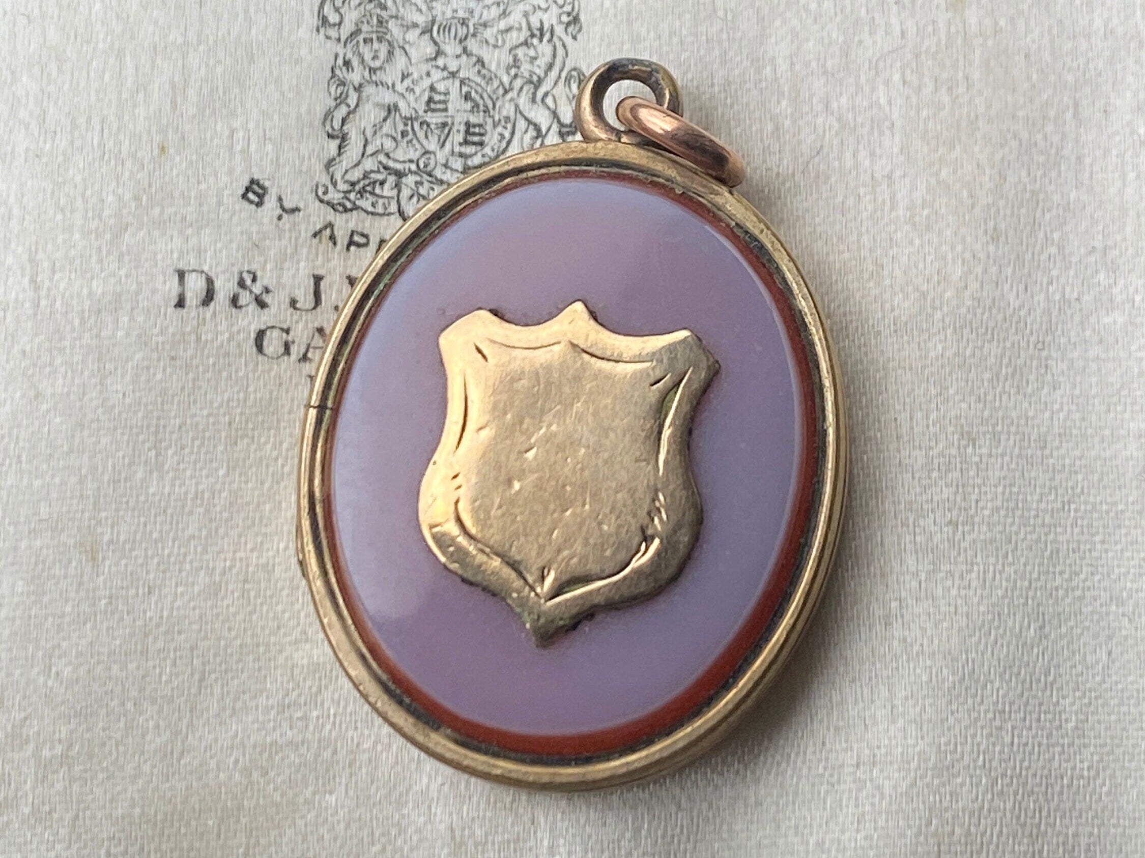 Victorian Gold & Banded Agate Locket In Back and Front Finish.