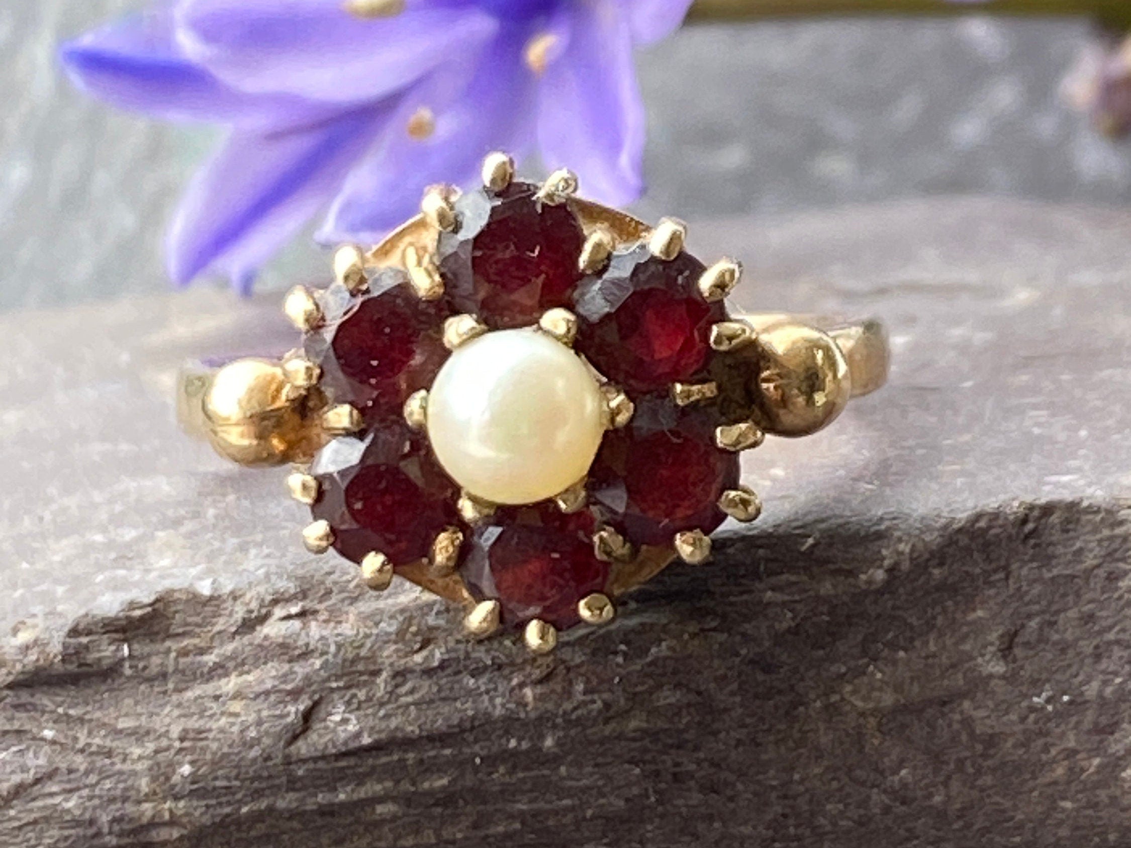 Vintage 9ct Garnet & Pearl Cluster Ring Size M 1/2 or 6 1/2 US.