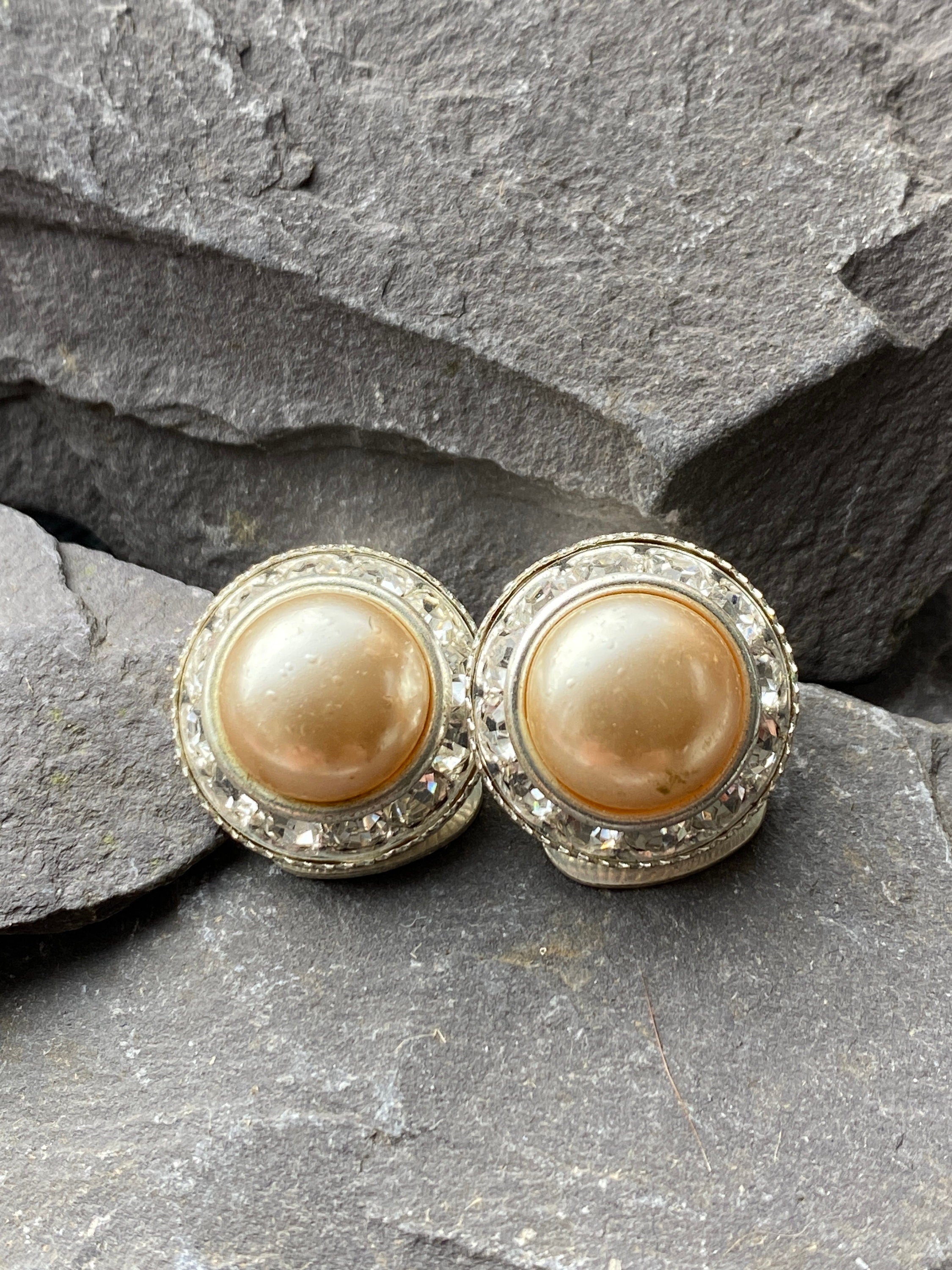 Vintage Costume Clip On Pearl & Diamante Earrings.