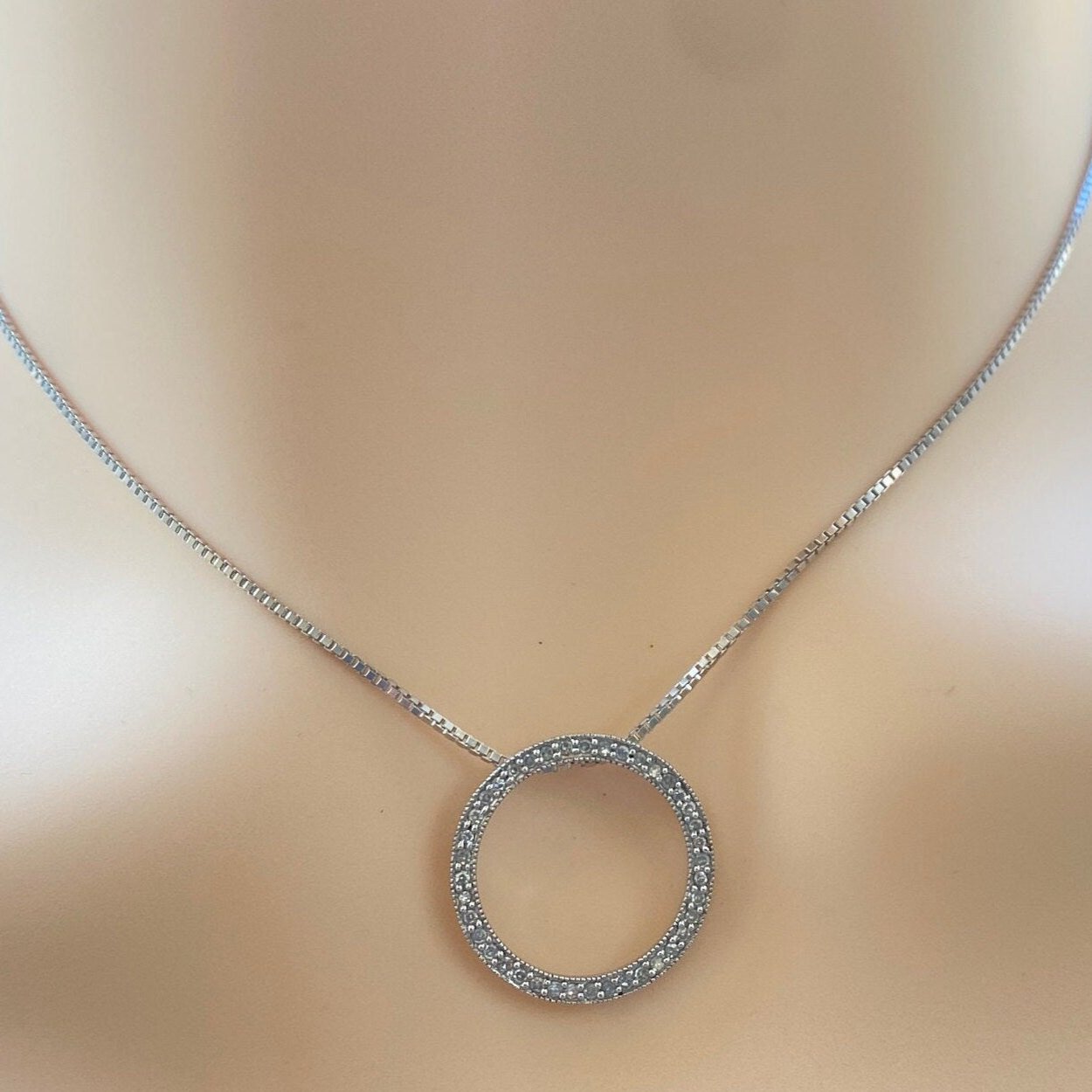 9ct White Gold Diamond Pendant & Chain.