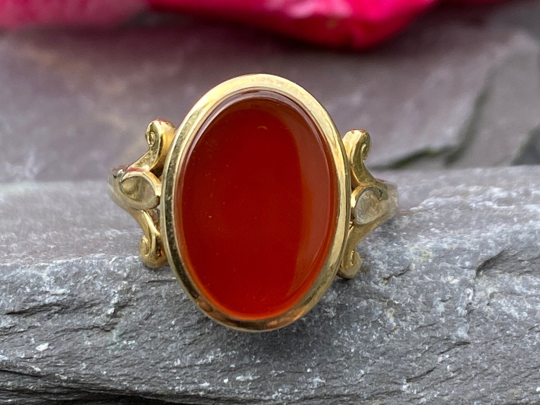 Vintage 9ct Gold Signet Ring Set With Carnelian Size M 1/2 or 6 3/4 US.