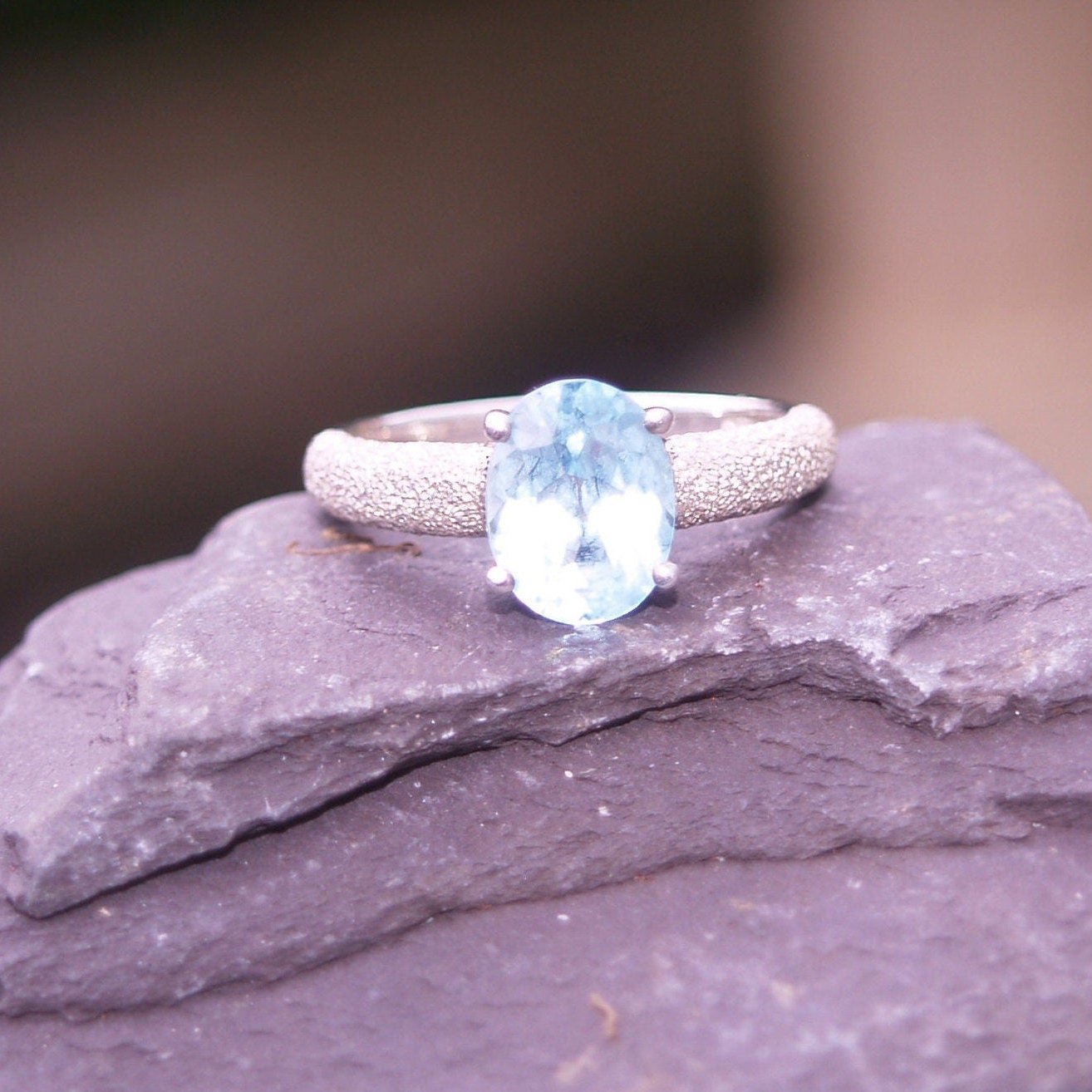 Vintage Sterling Silver & Blue Cubic Zirconia Ring.