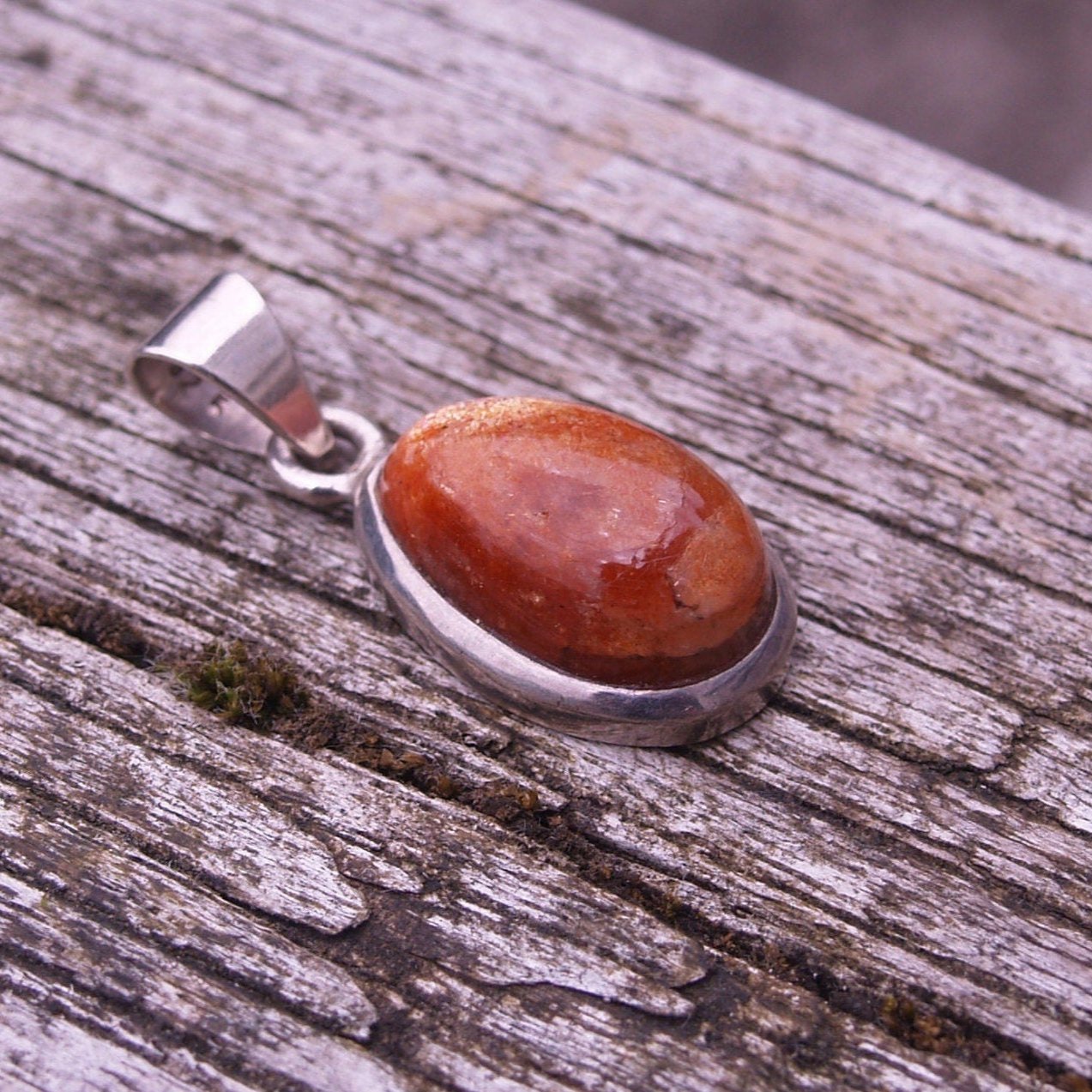 Vintage Sterling Silver Sunstone Pendant.